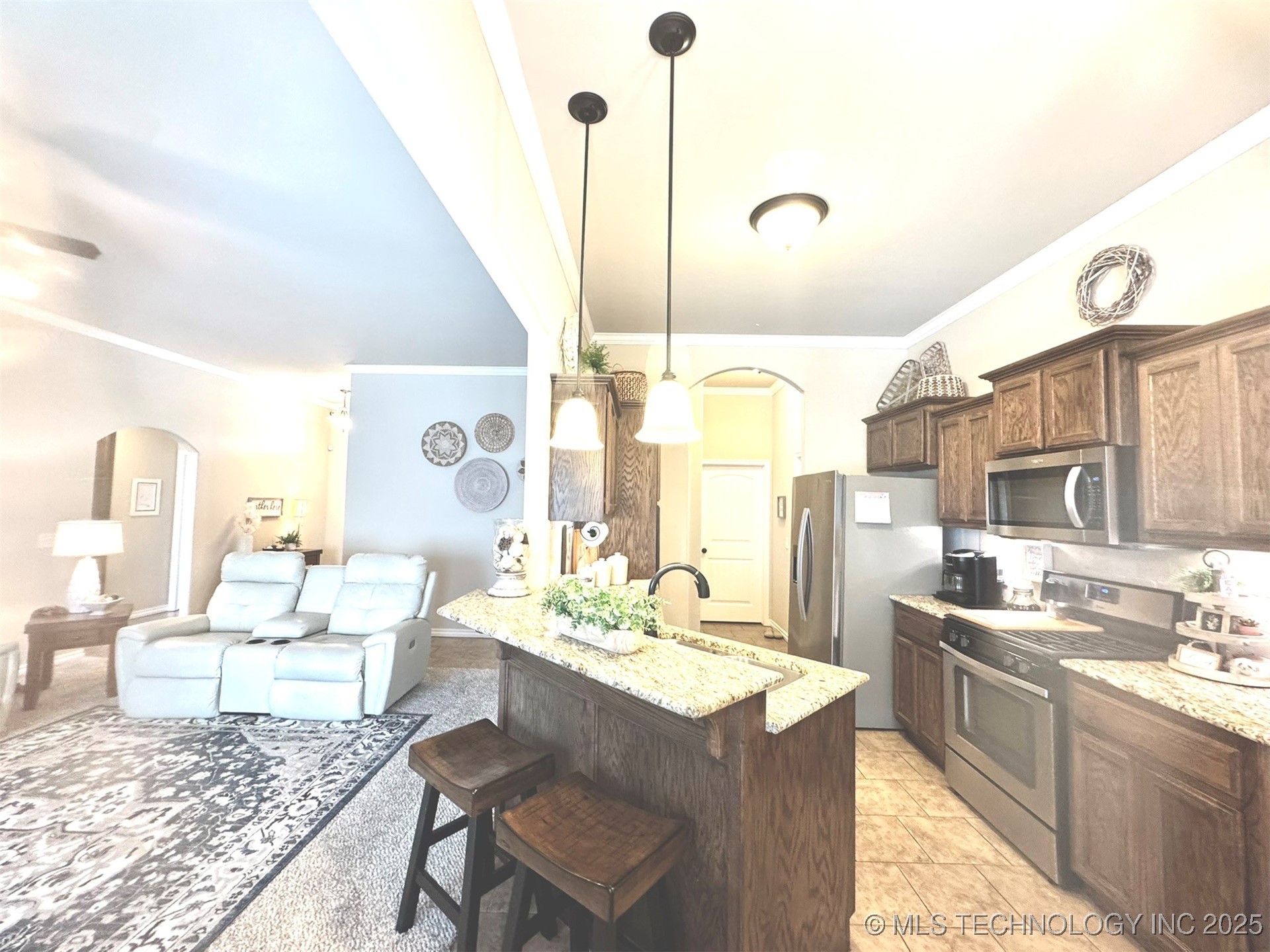 504 Laleh Court Property Photo 8