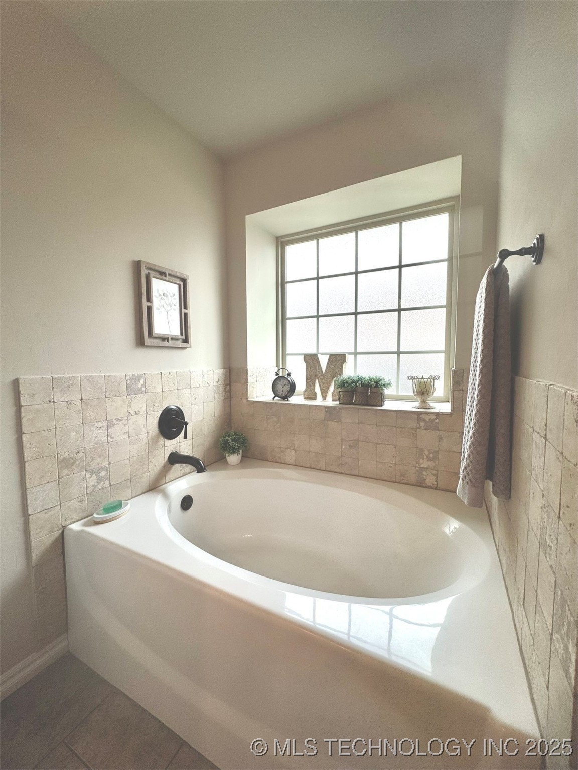 504 Laleh Court Property Photo 14
