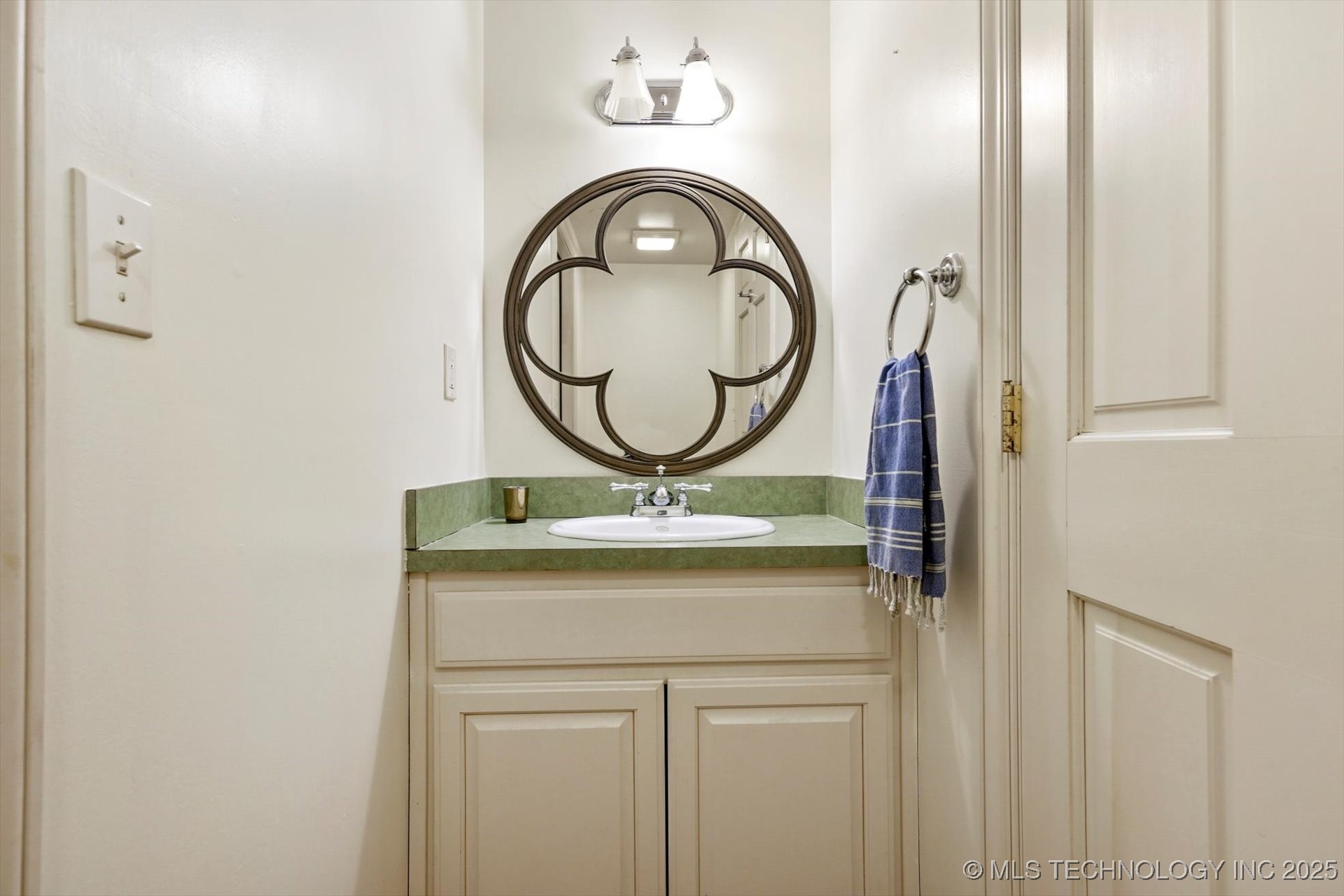 3016 S Madison Avenue Property Photo 33