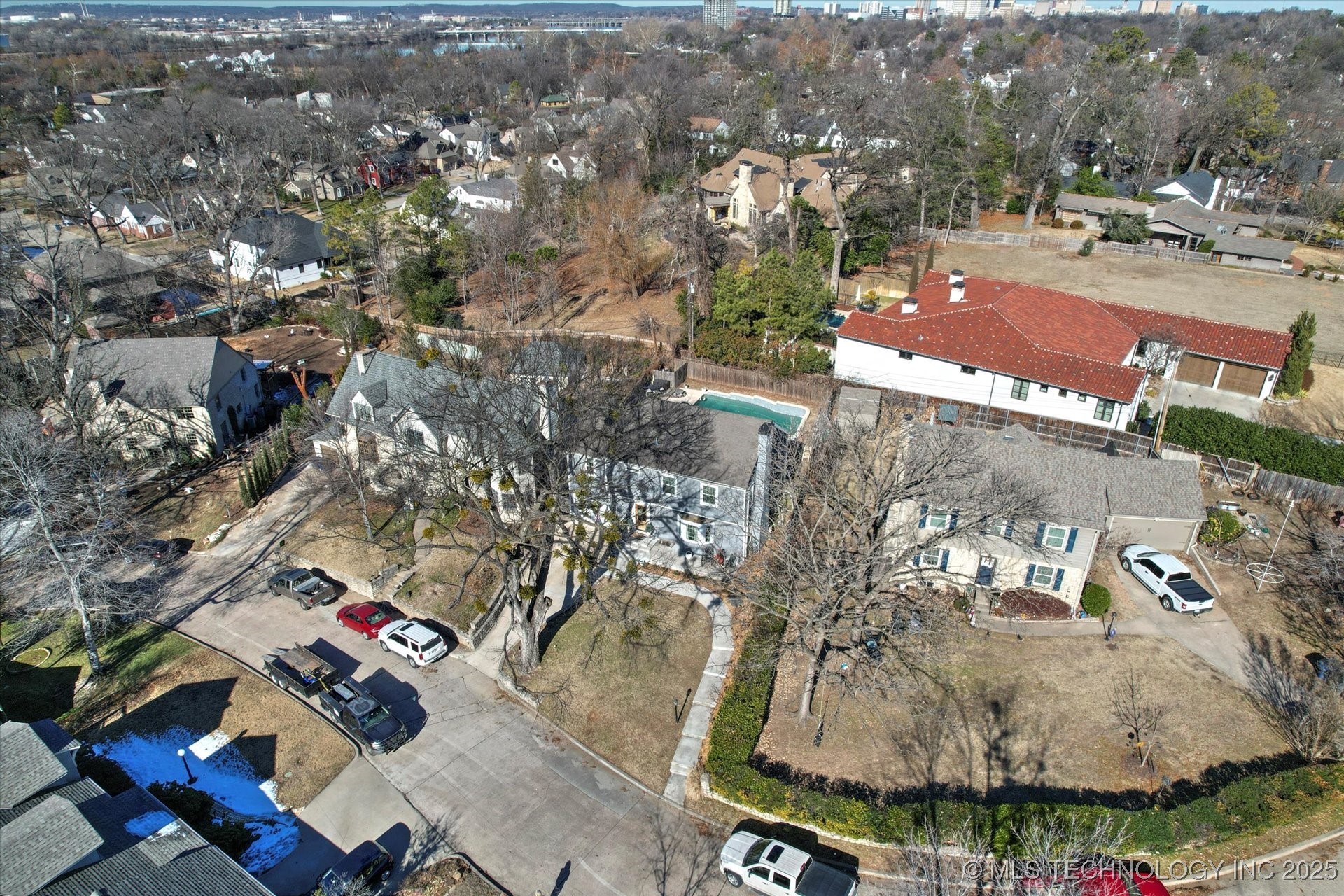 3016 S Madison Avenue Property Photo 40