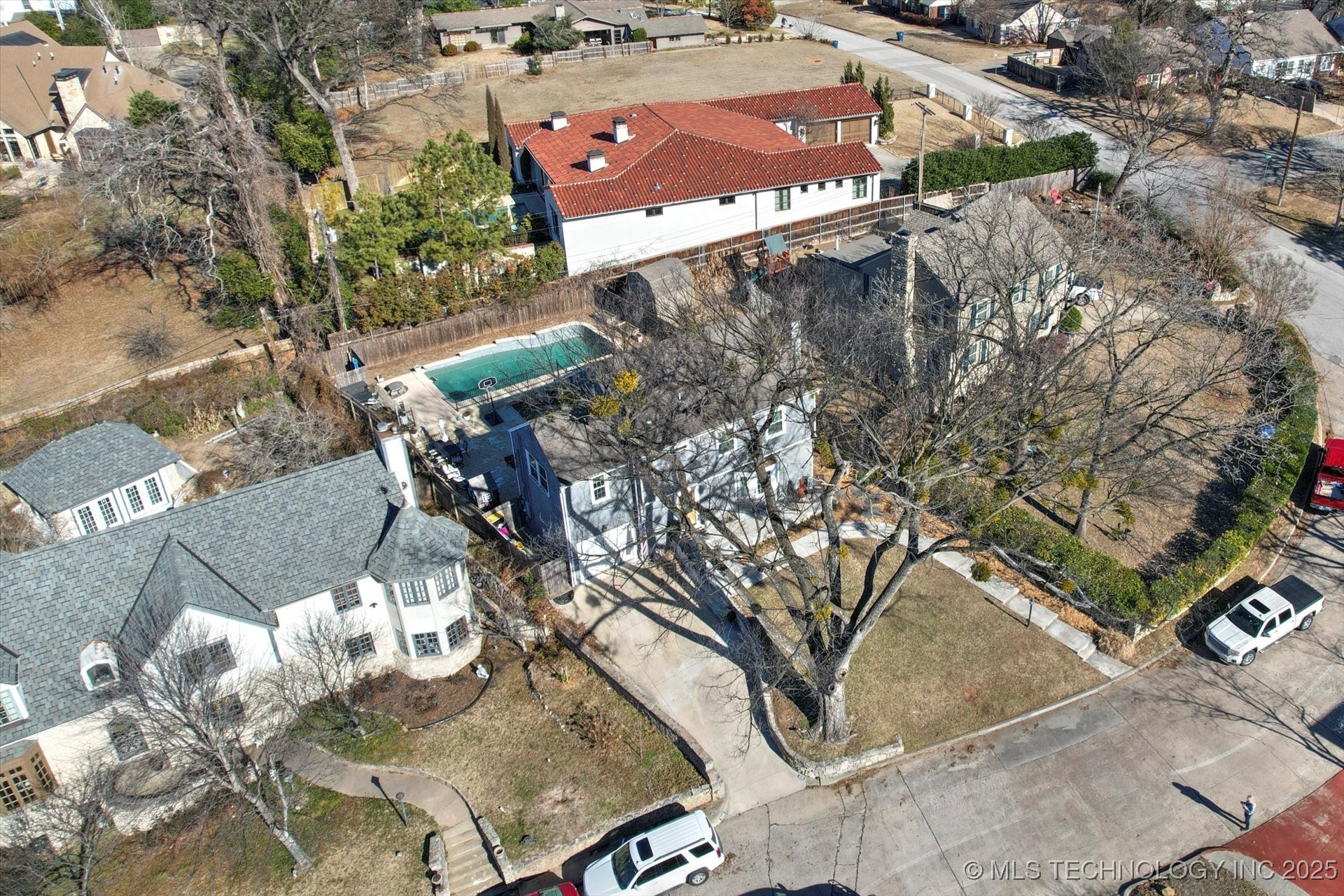 3016 S Madison Avenue Property Photo 41