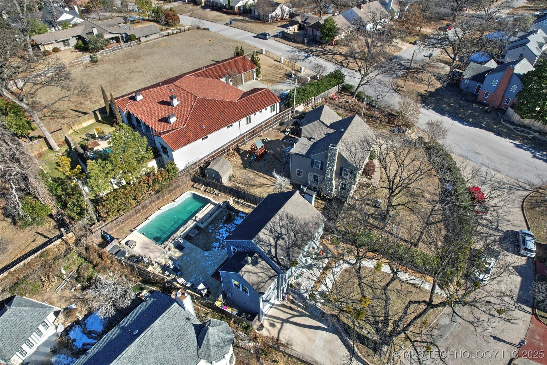 3016 S Madison Avenue Property Photo 44