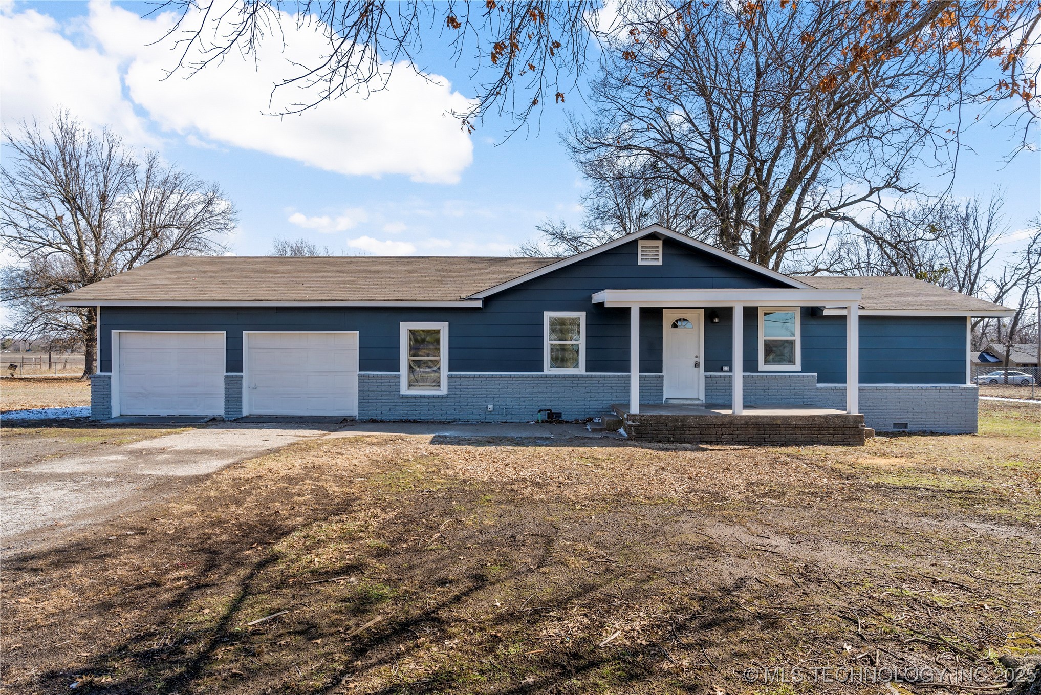 25013 S Oak Street Property Photo