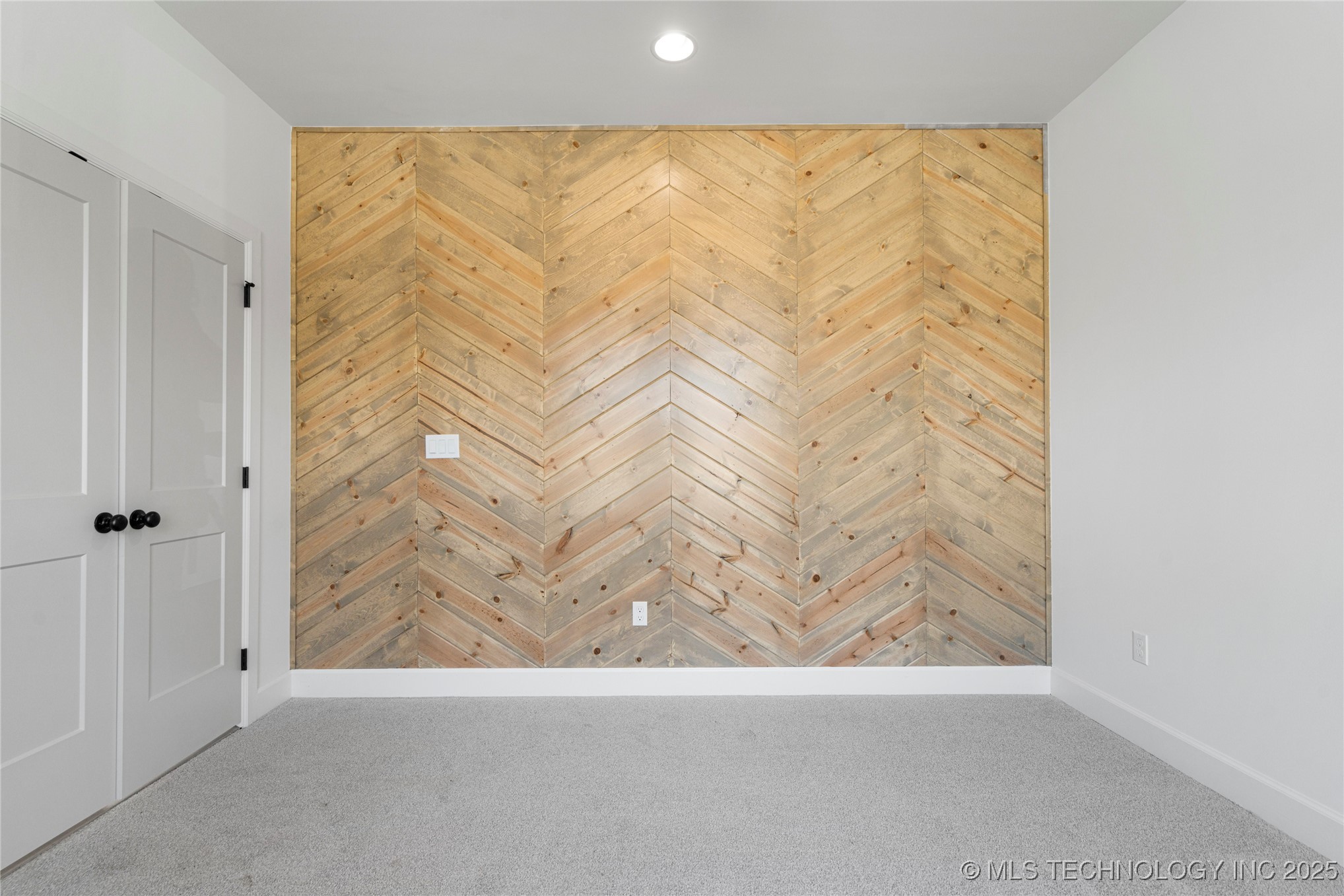 2038 E 129th Street Property Photo 8
