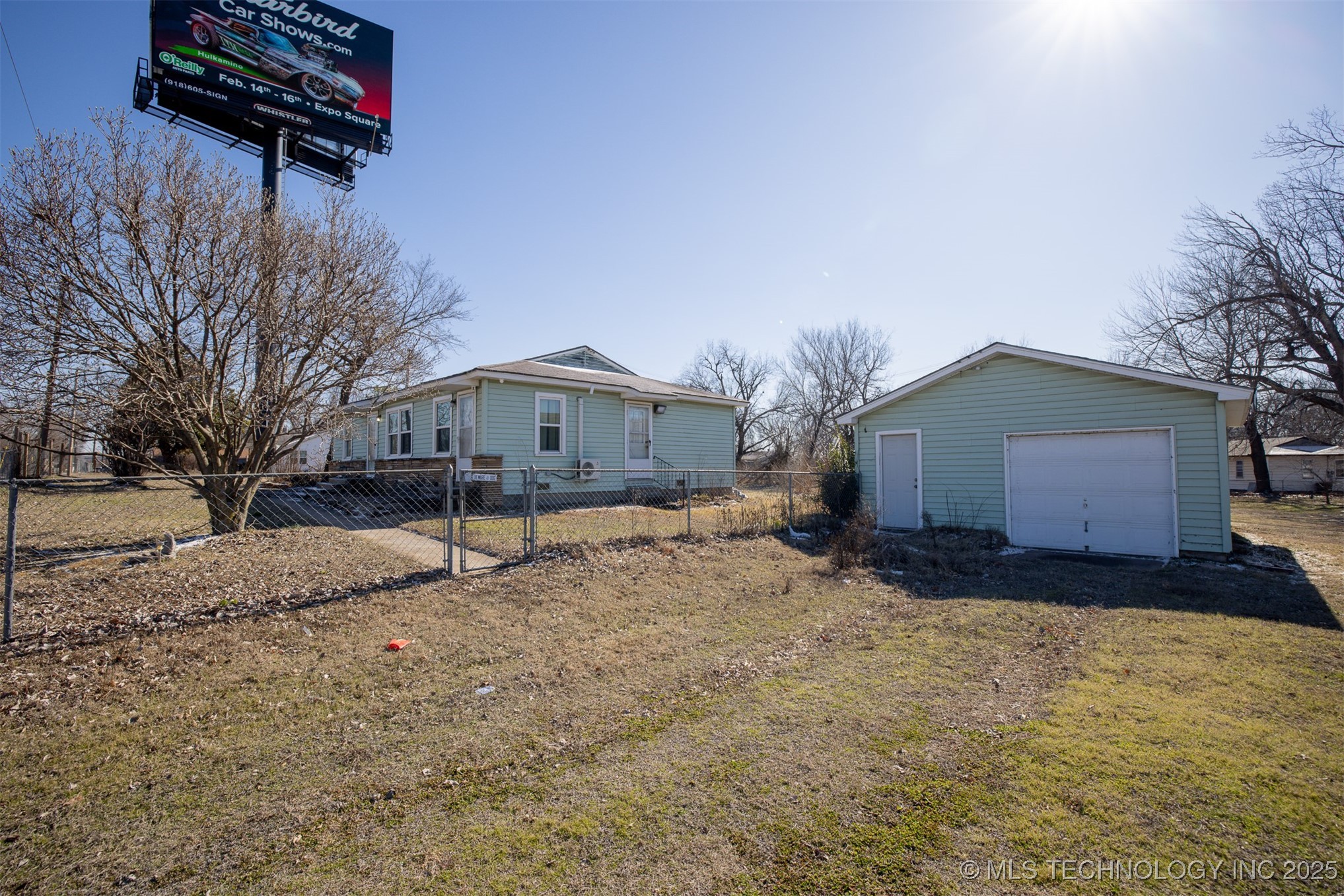 835 W Wekiwa Road Property Photo 3