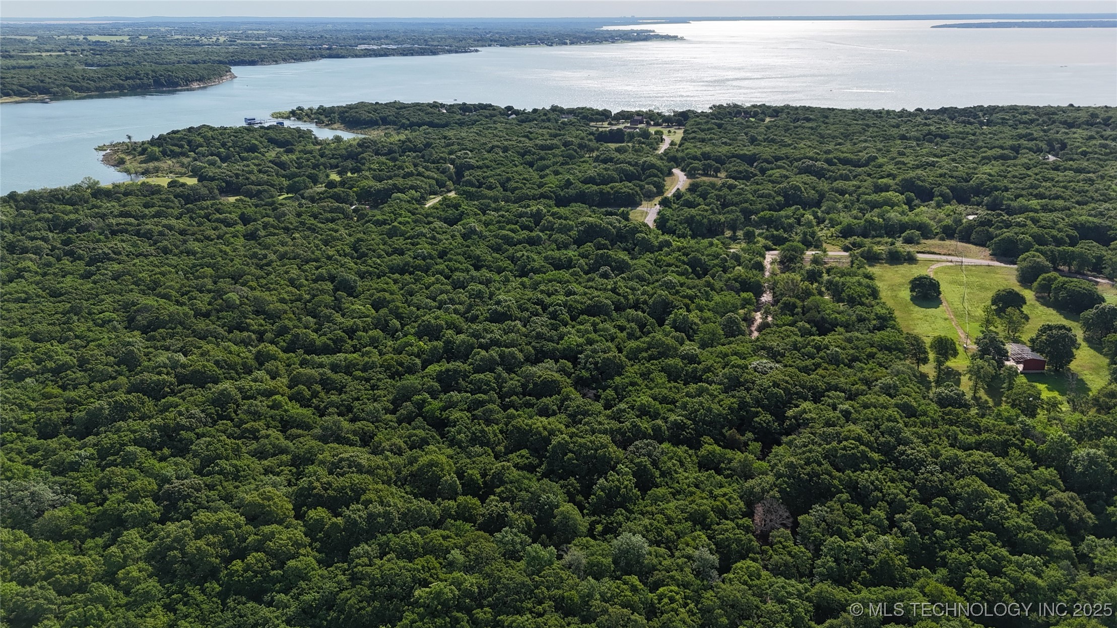 001 Lovers Lane Property Photo 6