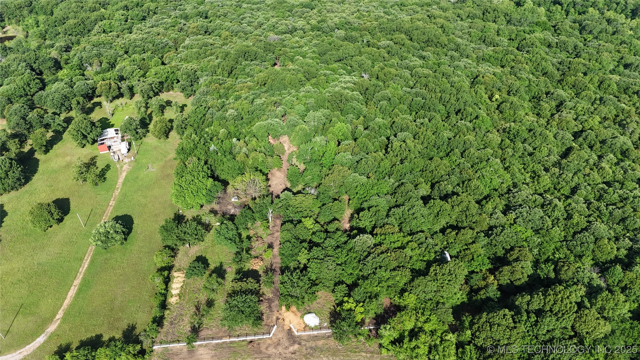 001 Lovers Lane Property Photo 9