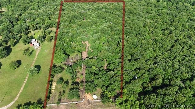 001 Lovers Lane Property Photo 13