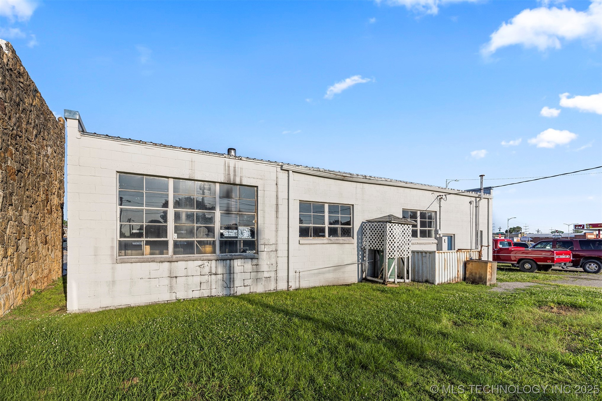 249 S Wilson Property Photo 4