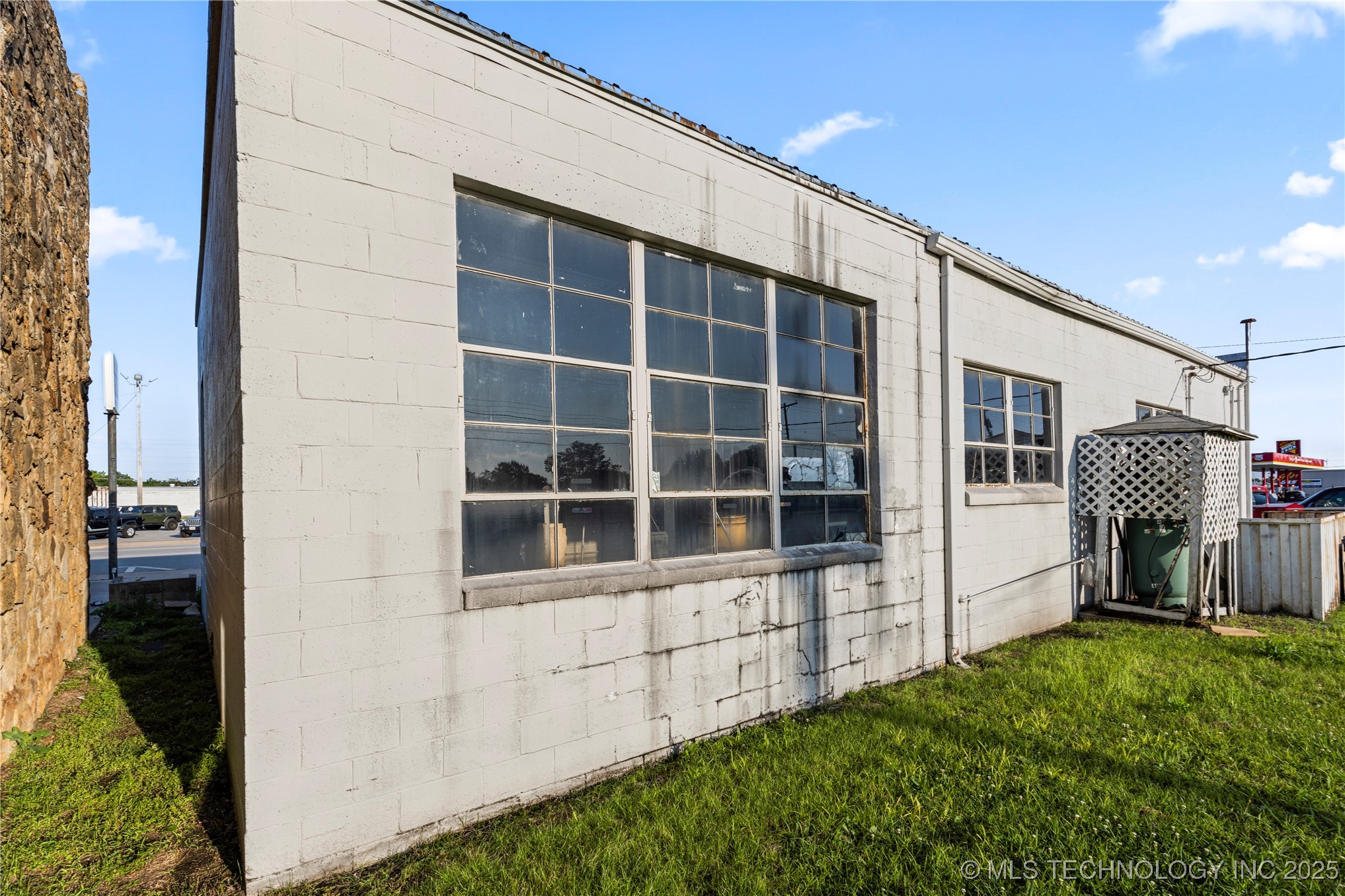249 S Wilson Property Photo 5