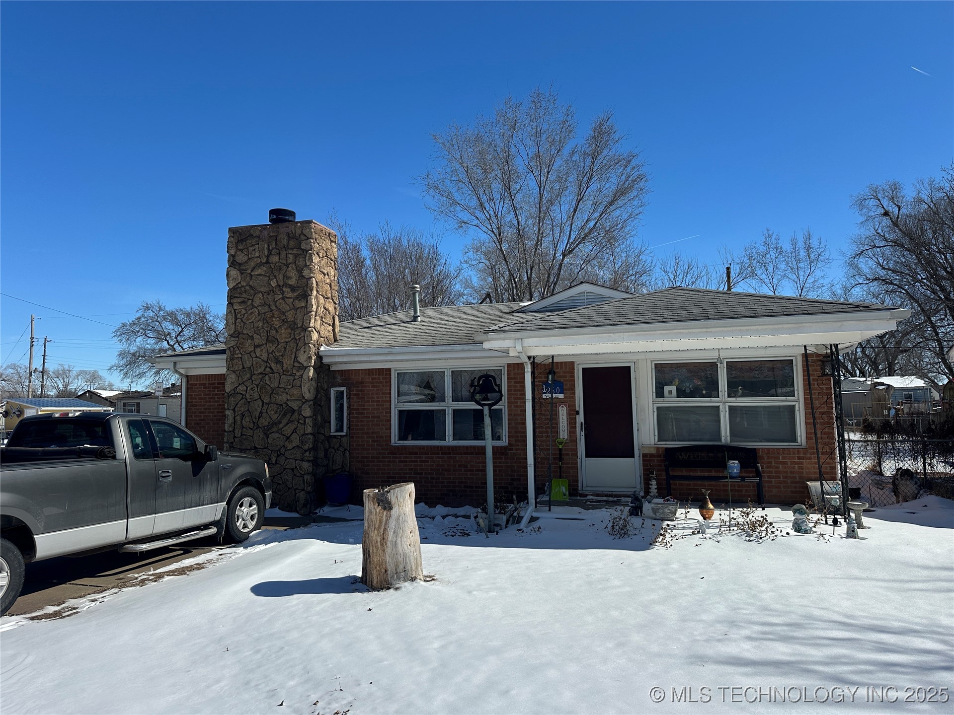 260 N Sunnyside Road Property Photo 1