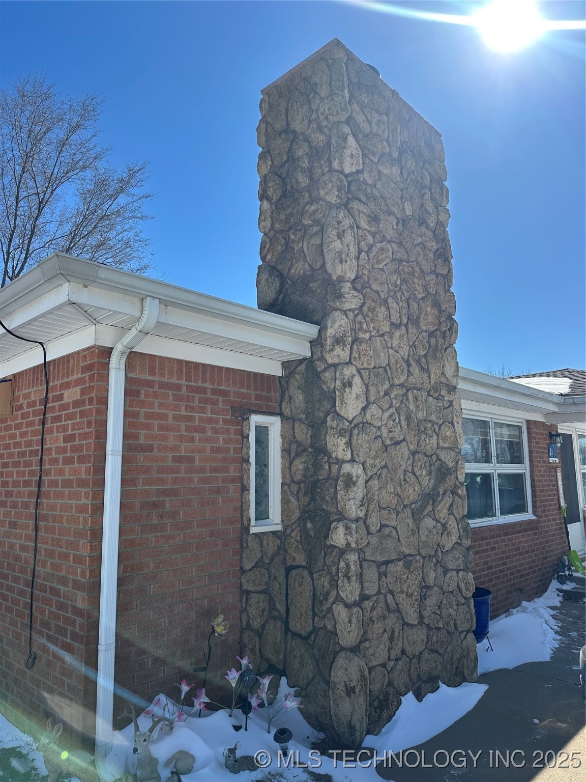 260 N Sunnyside Road Property Photo 2