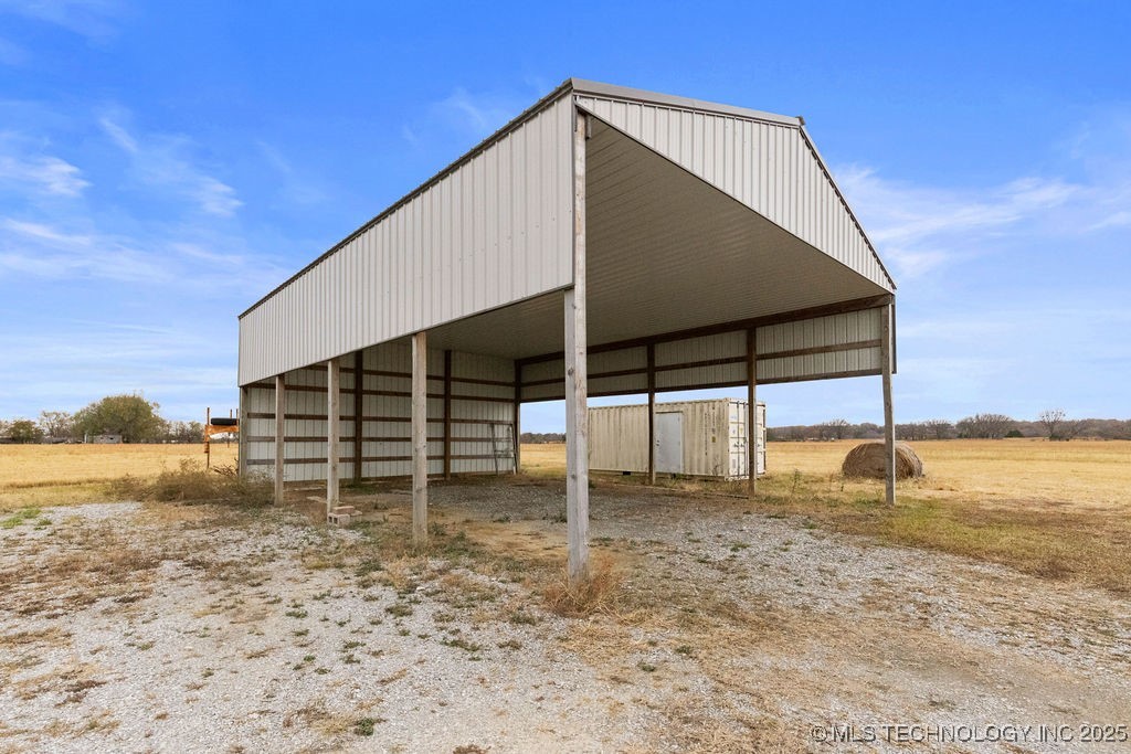 438929 E 230 Road Property Photo 5