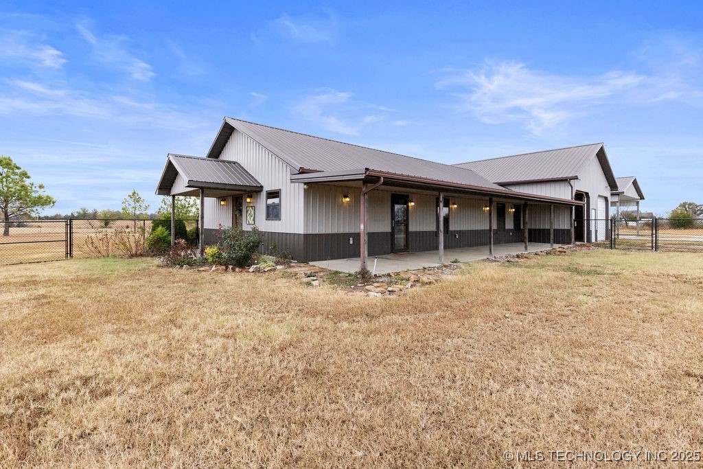 438929 E 230 Road Property Photo 6