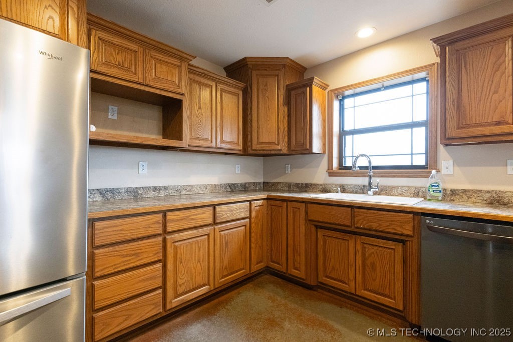 438929 E 230 Road Property Photo 9