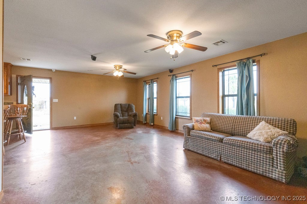 438929 E 230 Road Property Photo 12