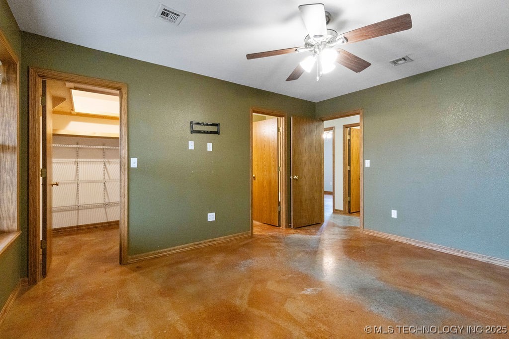 438929 E 230 Road Property Photo 14