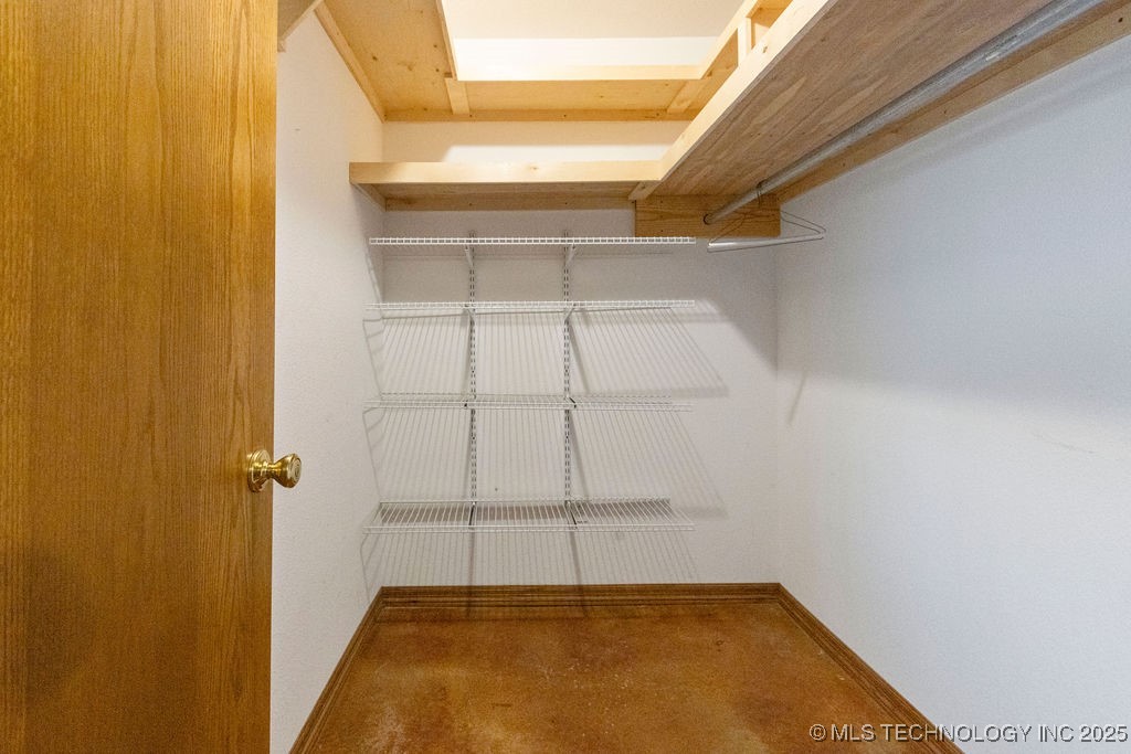 438929 E 230 Road Property Photo 23