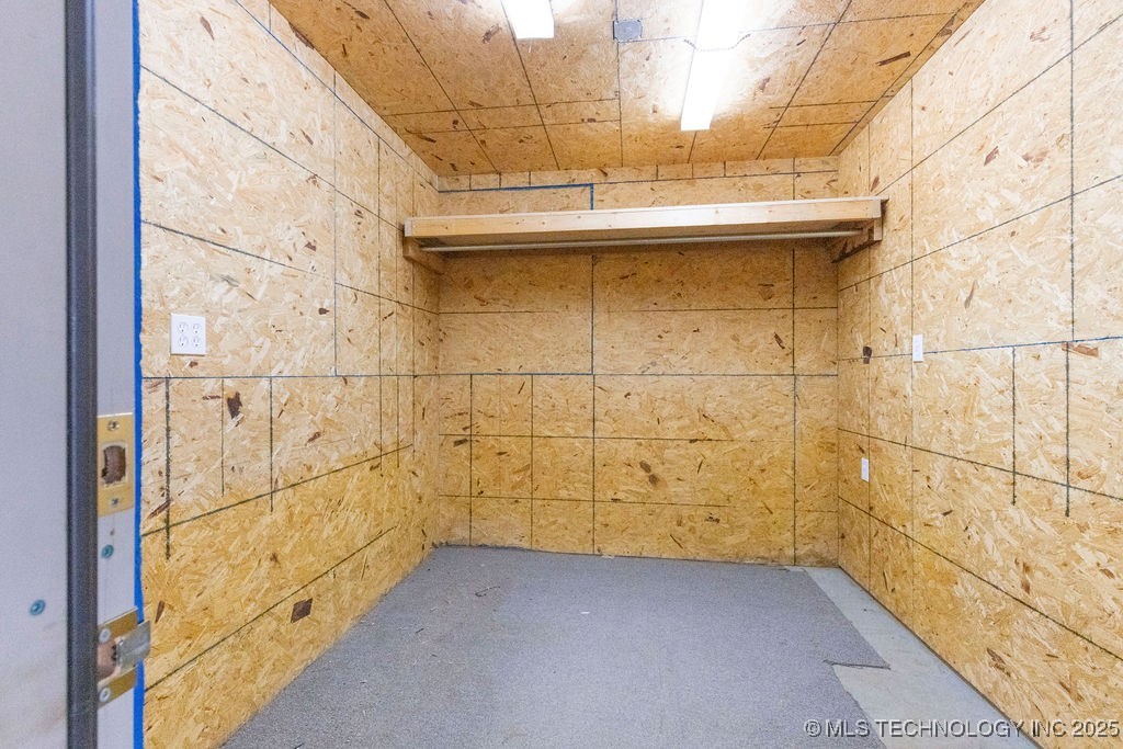 438929 E 230 Road Property Photo 26