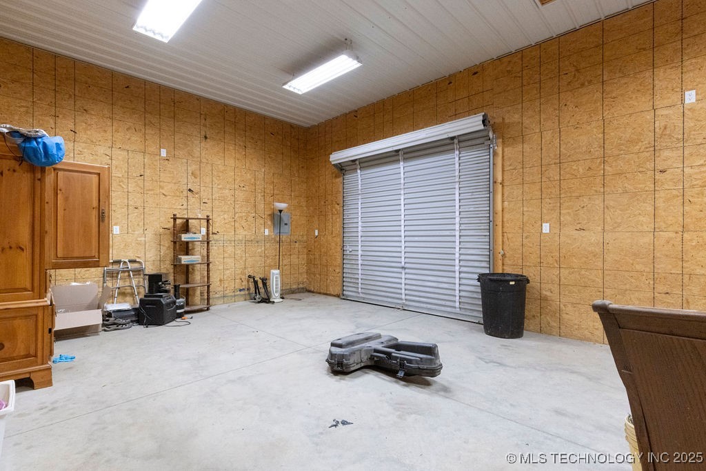 438929 E 230 Road Property Photo 31