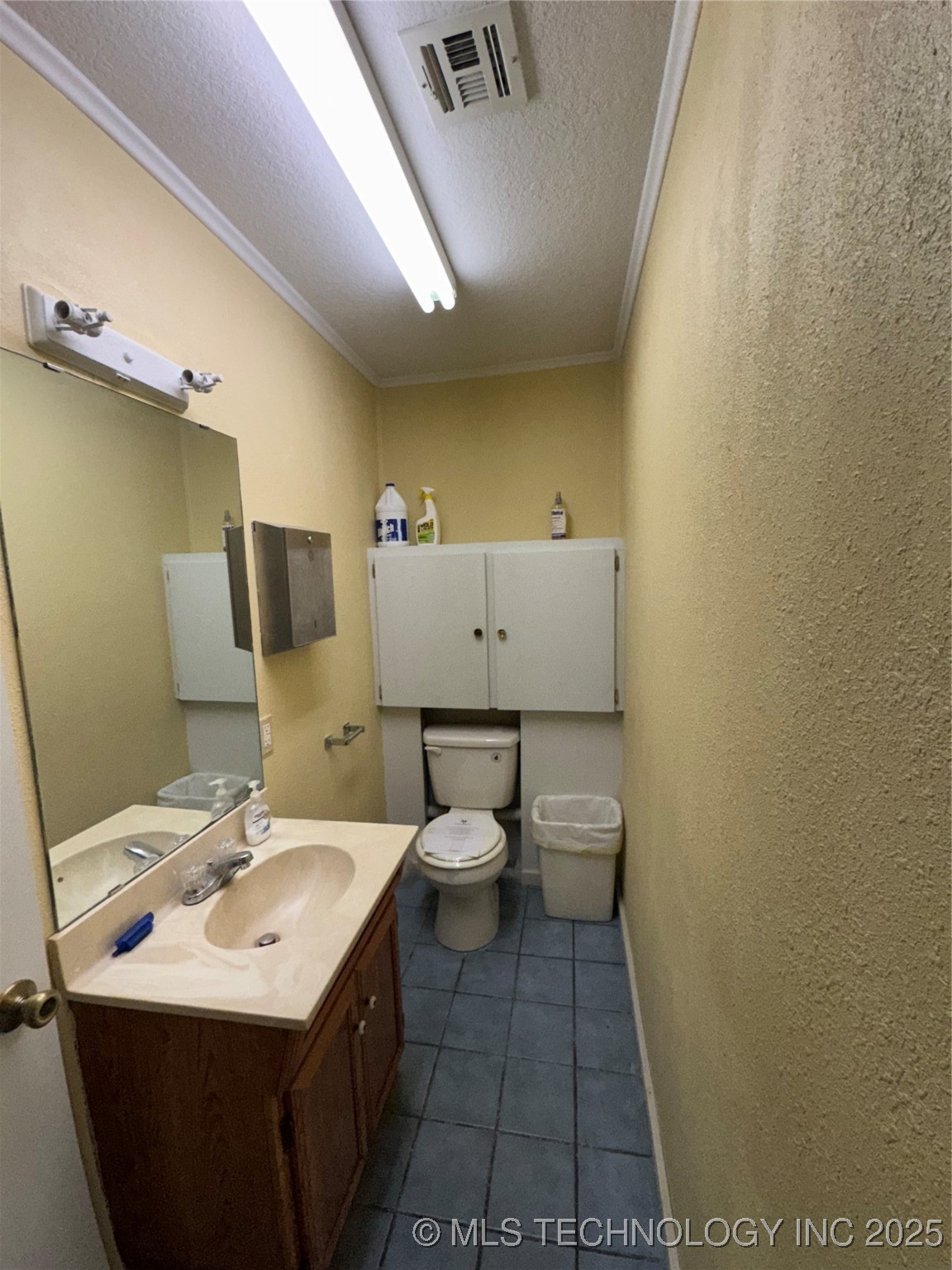 139 Se Cholwell Avenue Property Photo 9