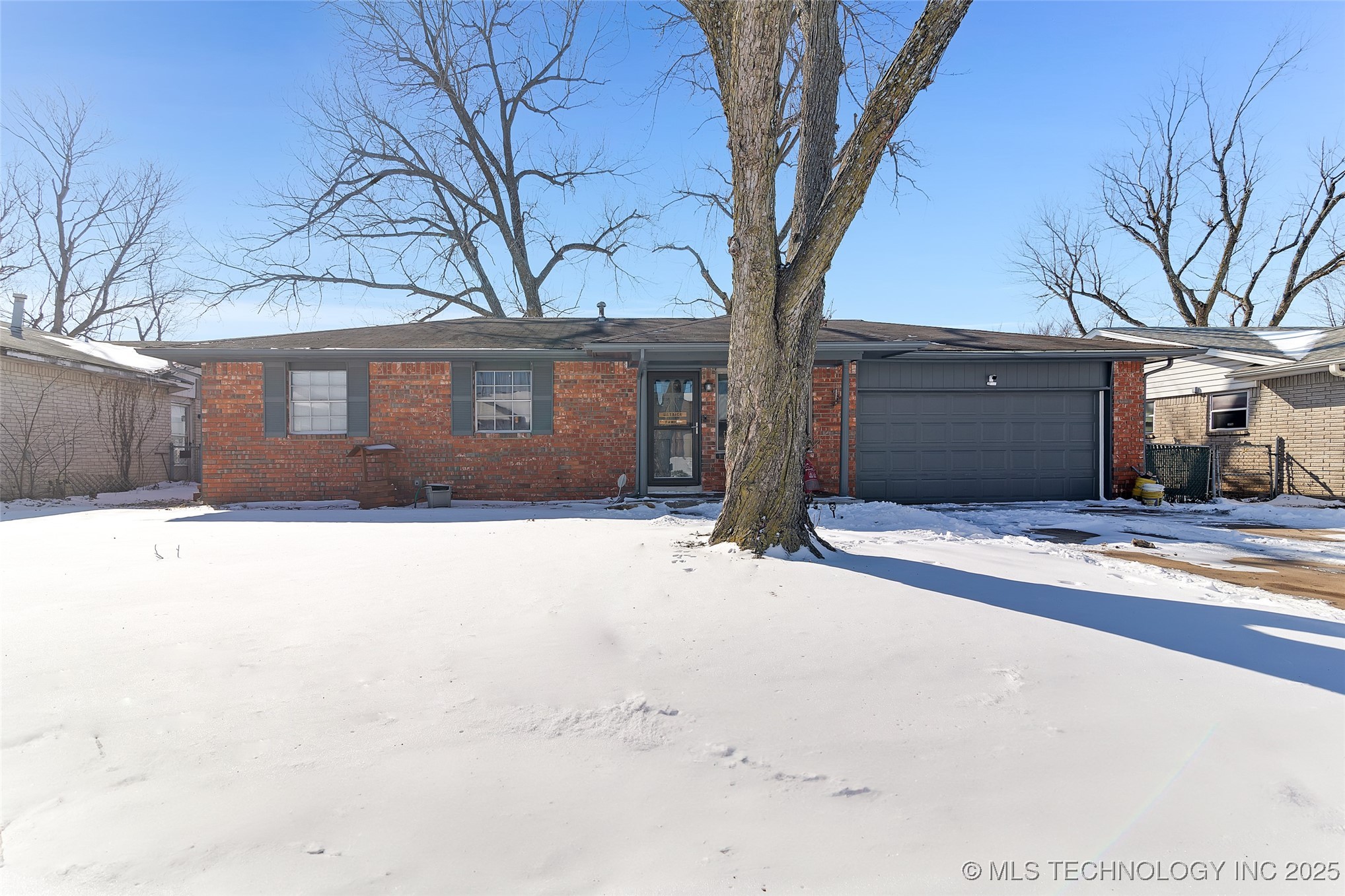 16632 E Admiral Boulevard S Property Photo