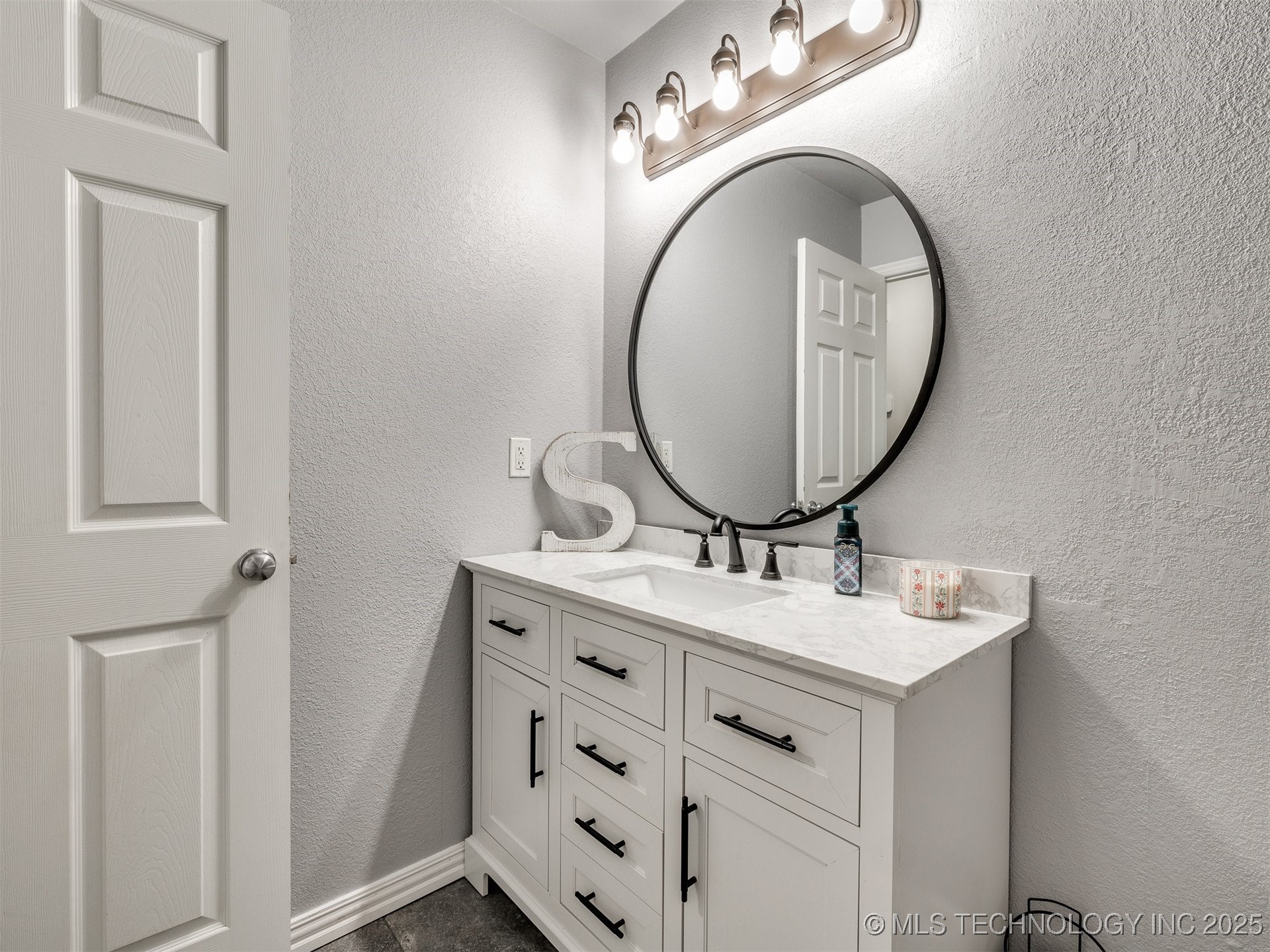 11290 S 274th East Avenue Property Photo 35