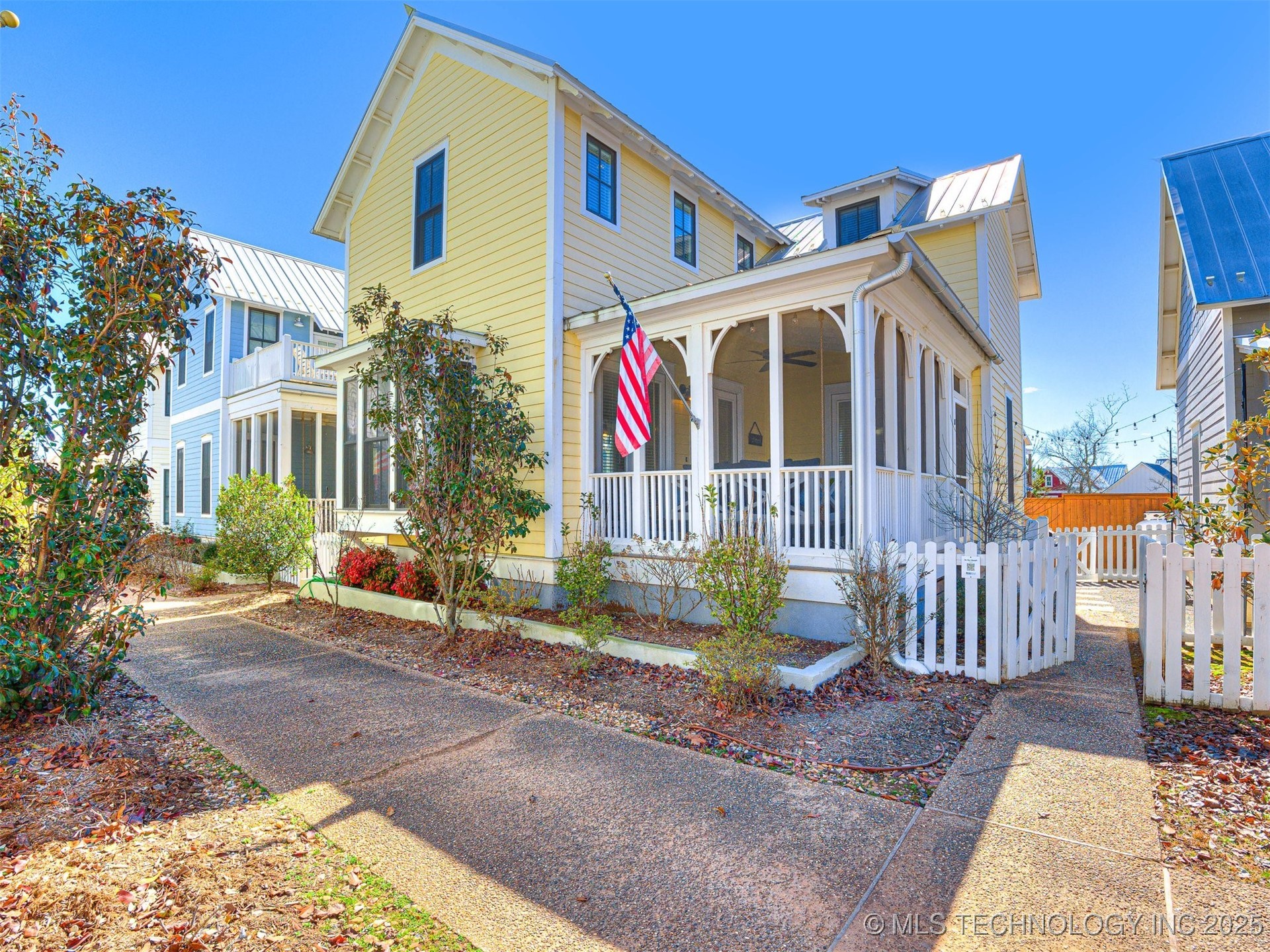 20 Redbud Street B Property Photo