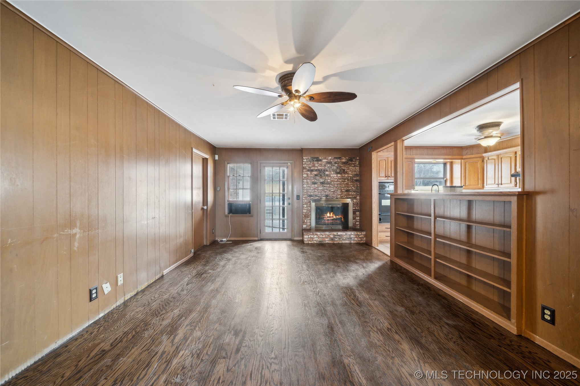6931 E 16th Street Property Photo 5