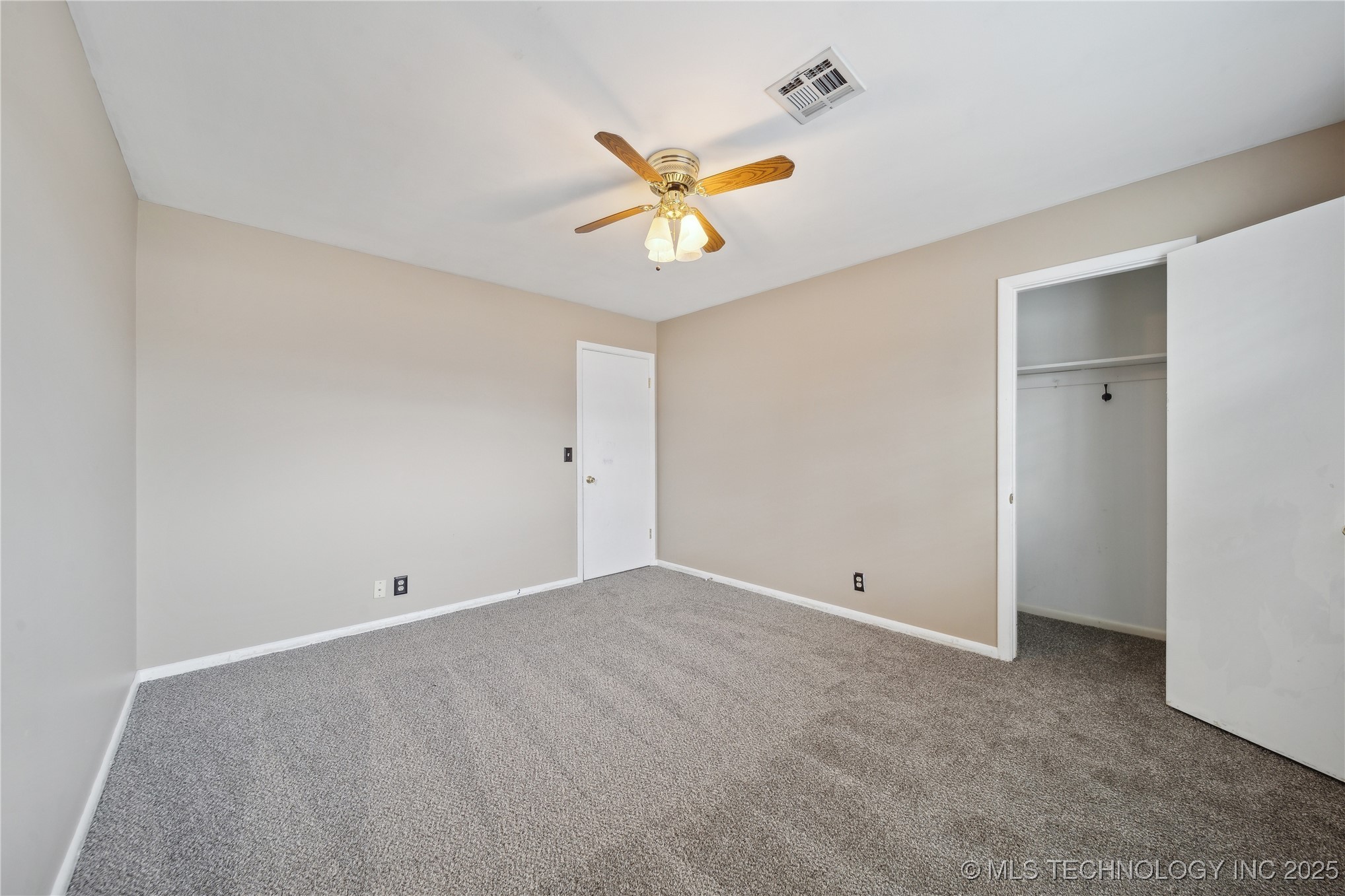 6931 E 16th Street Property Photo 7