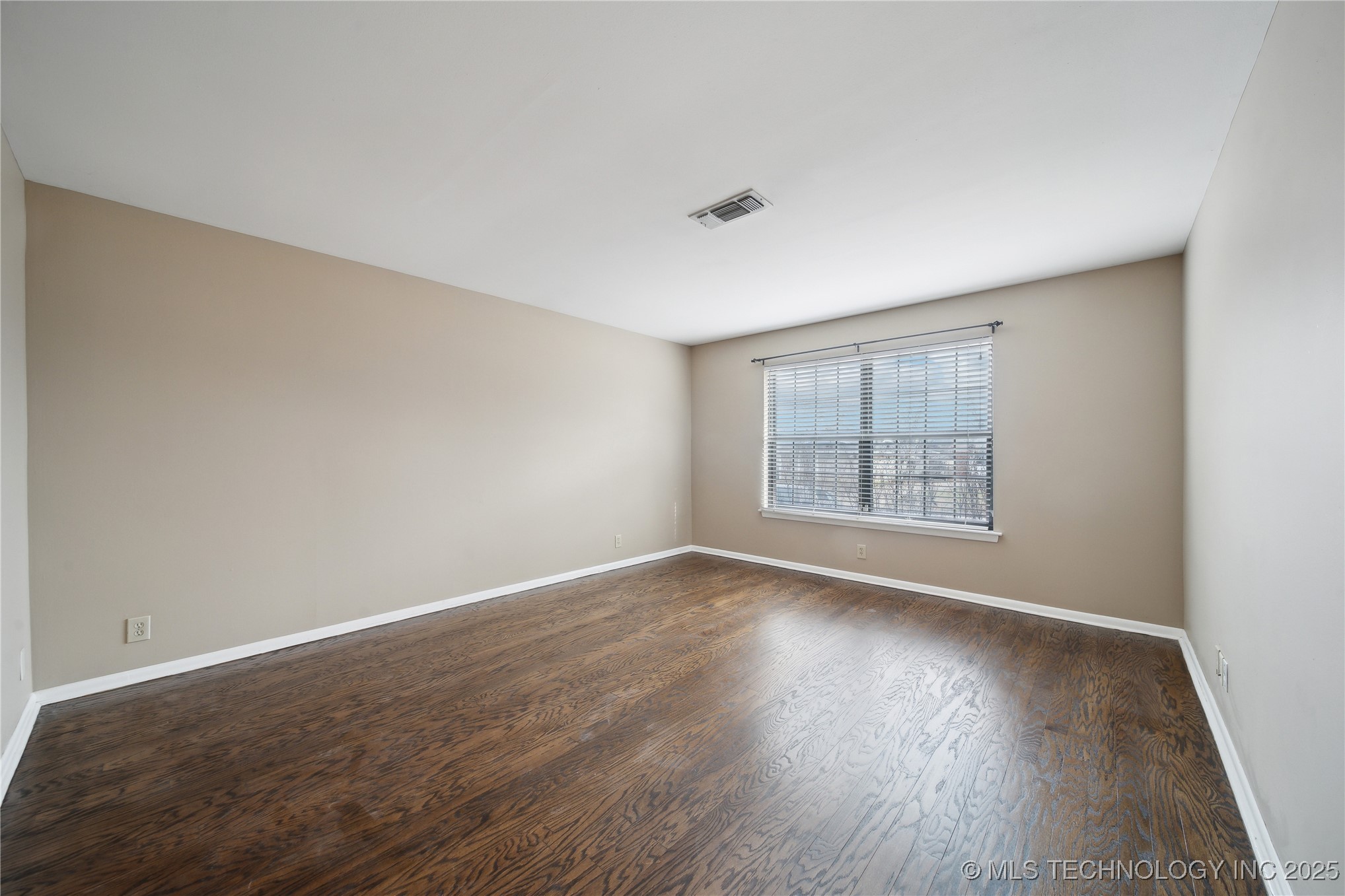 6931 E 16th Street Property Photo 10