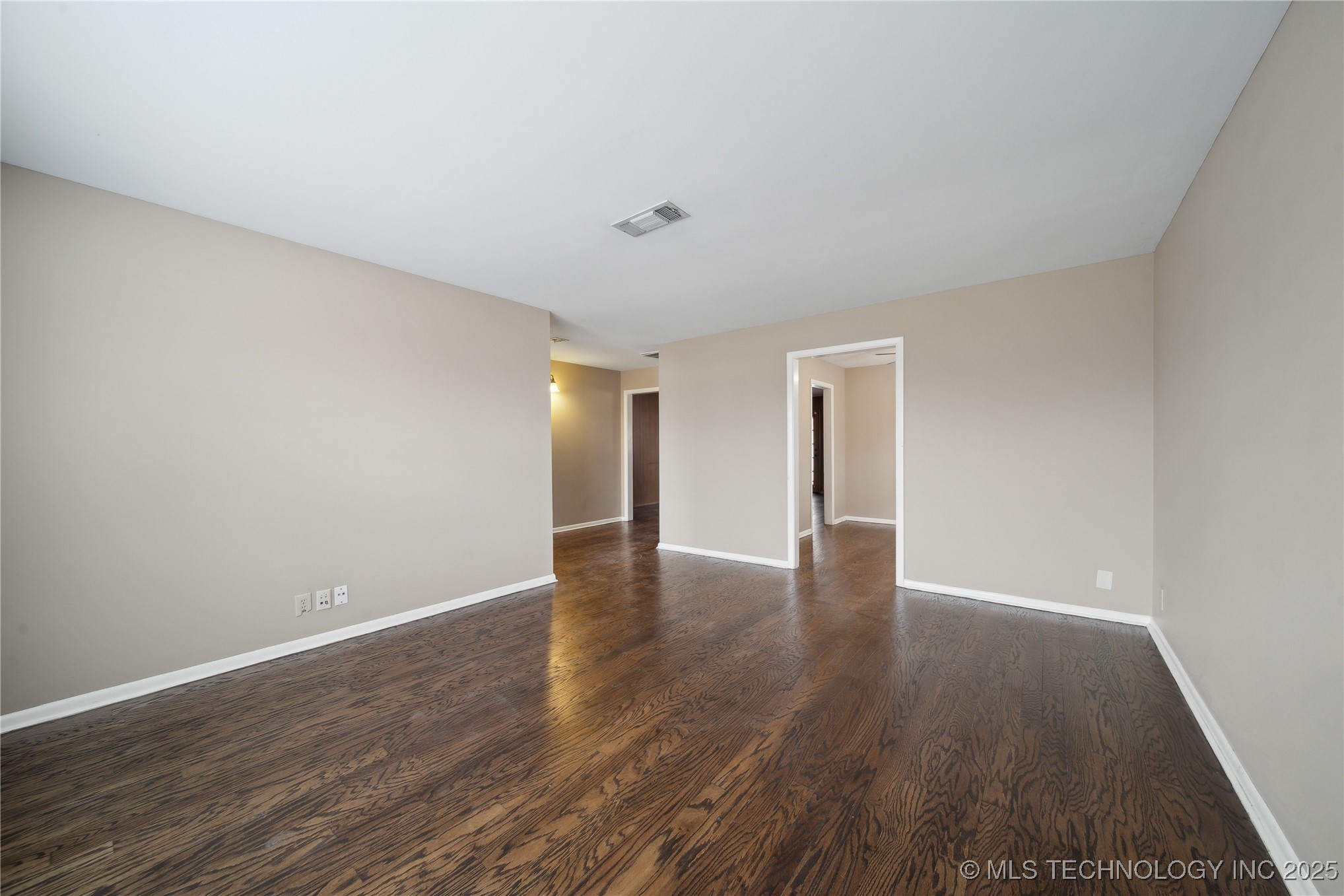 6931 E 16th Street Property Photo 11