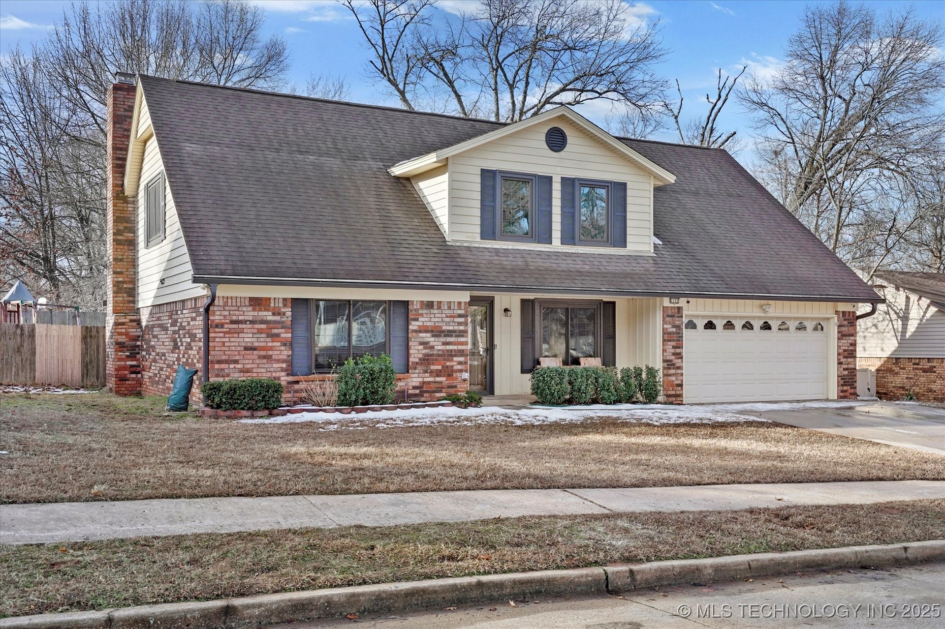 1117 W Decatur Place Property Photo 2