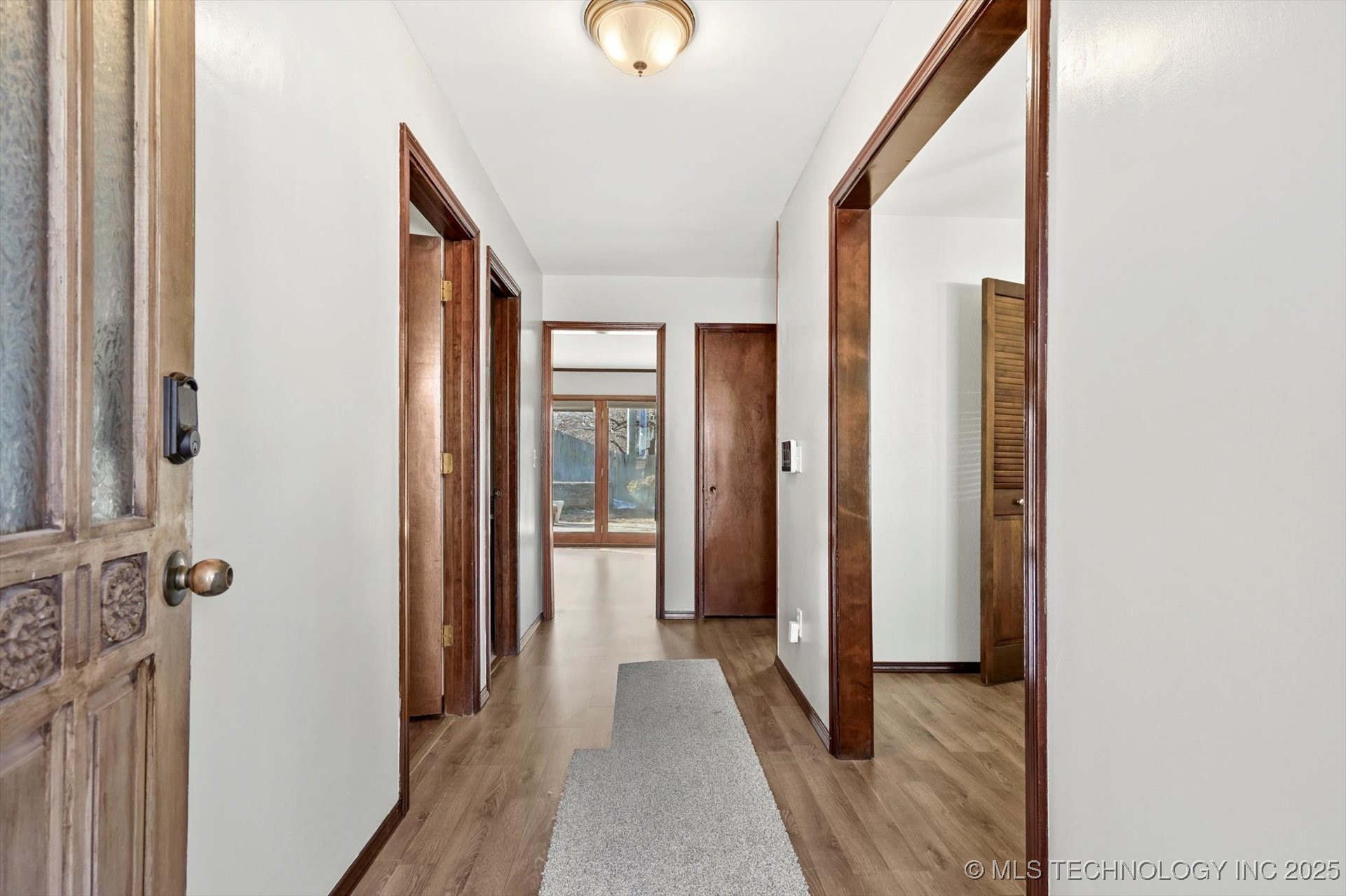 1117 W Decatur Place Property Photo 3