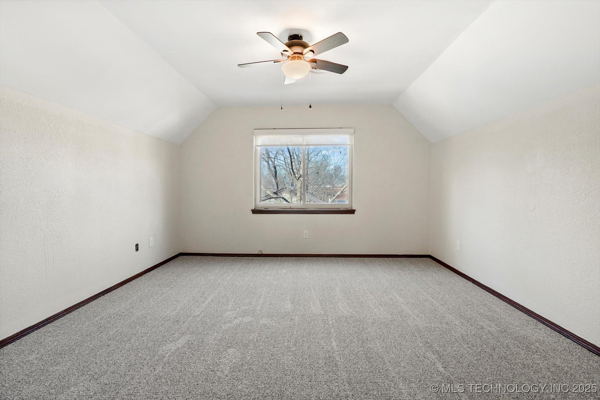 1117 W Decatur Place Property Photo 23
