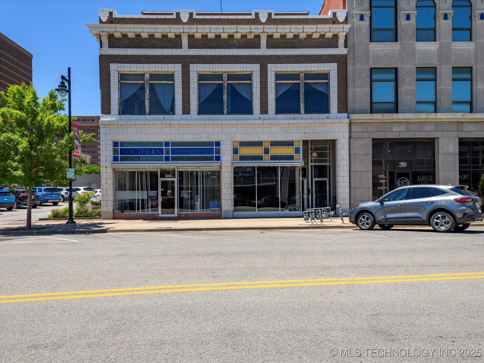 321 S Dewey Avenue Property Photo 1