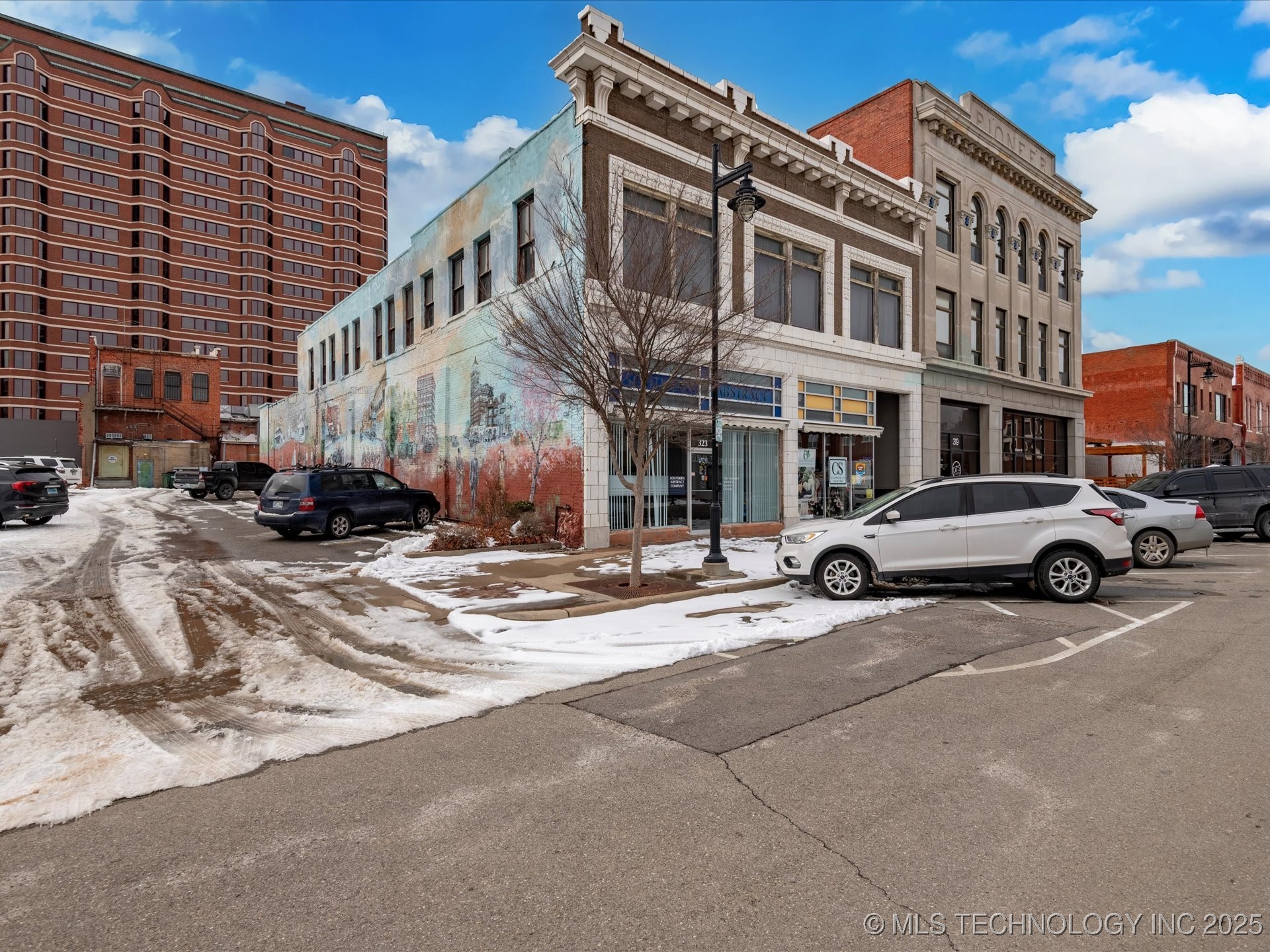 321 S Dewey Avenue Property Photo 13