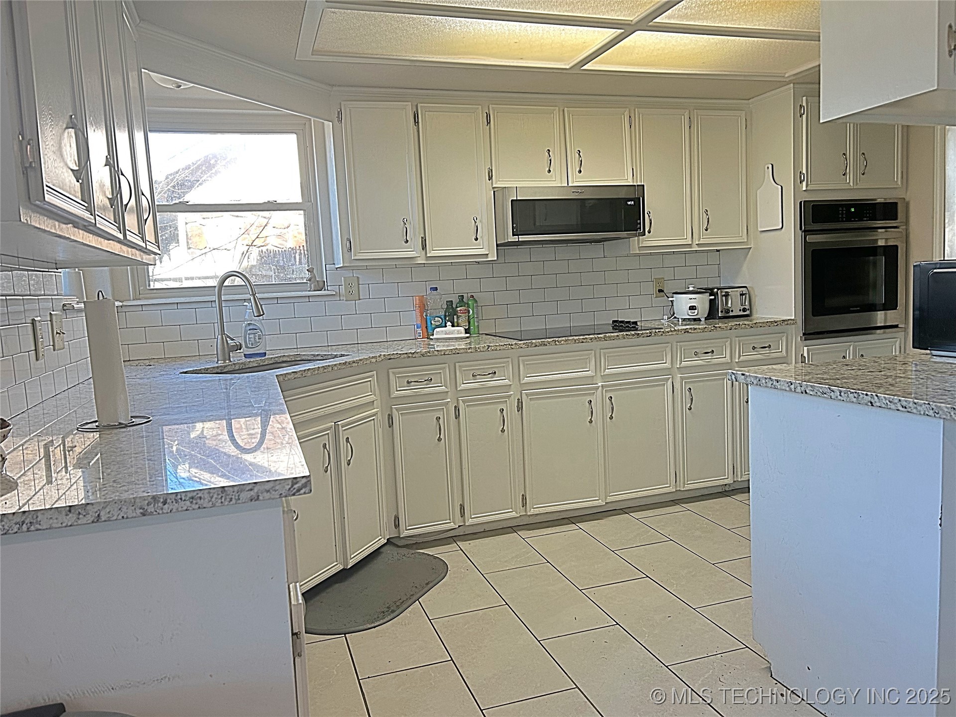 2625 W Fort Worth Place Property Photo 6