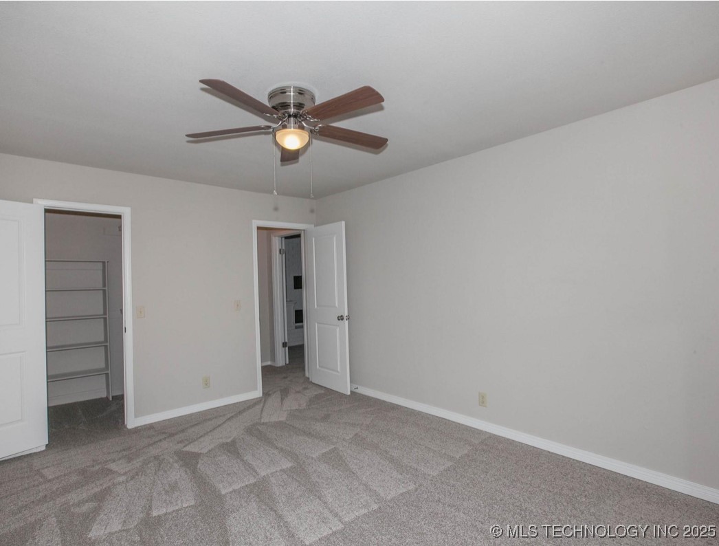 2625 W Fort Worth Place Property Photo 9