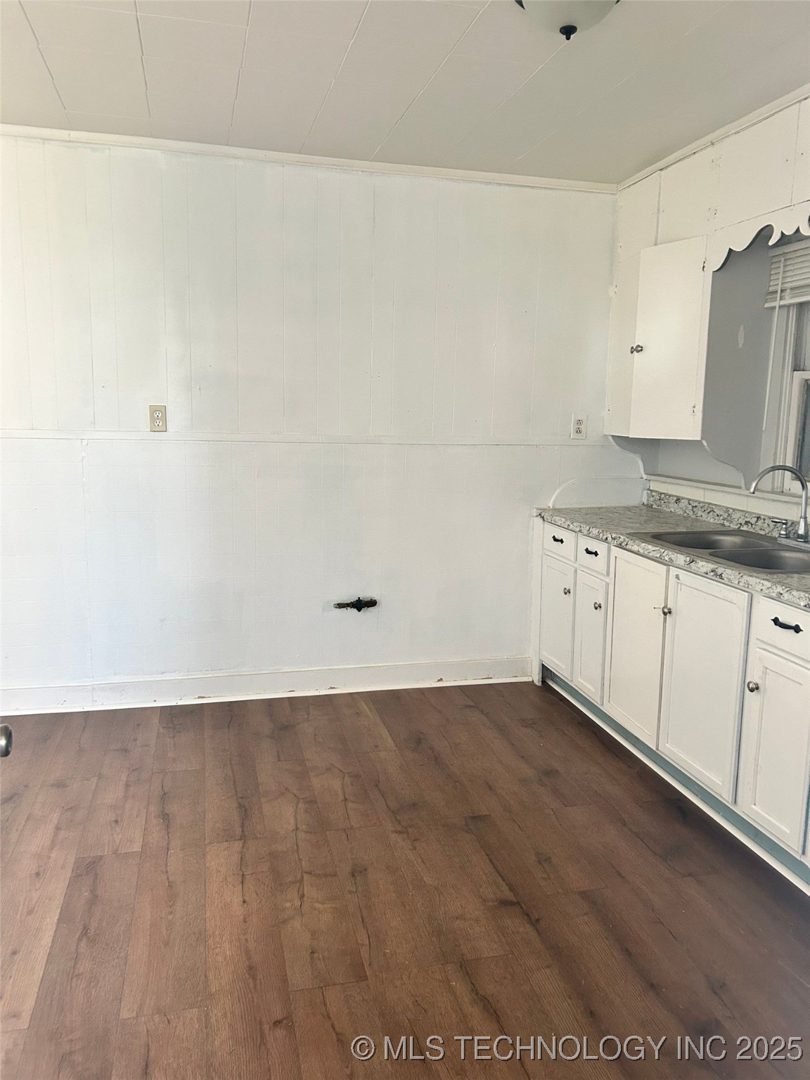 628 W 19th Street Property Photo 3