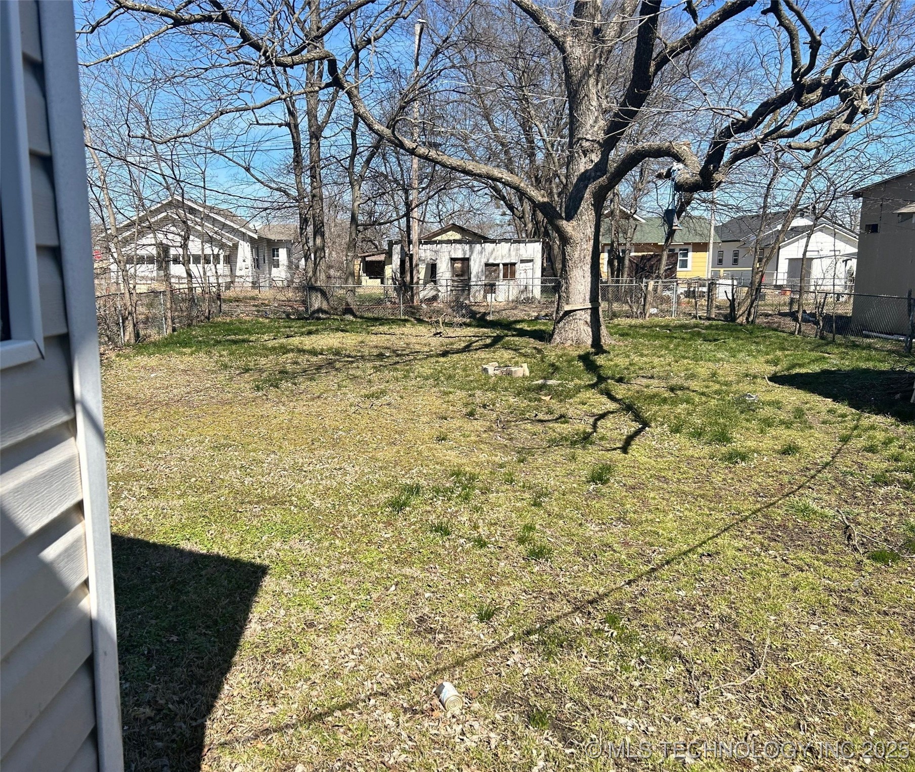 628 W 19th Street Property Photo 7