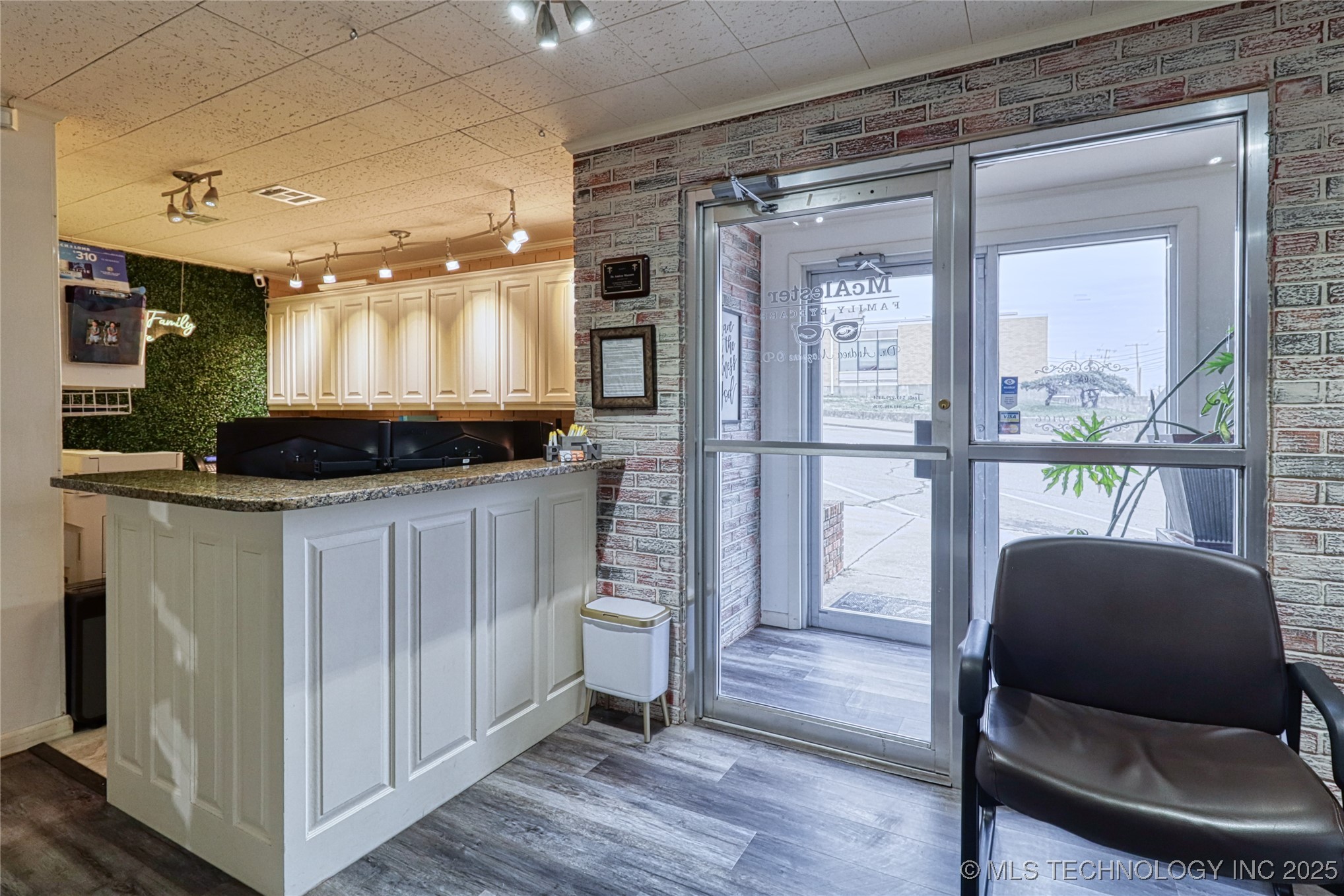 211 N 5th Street Property Photo 6