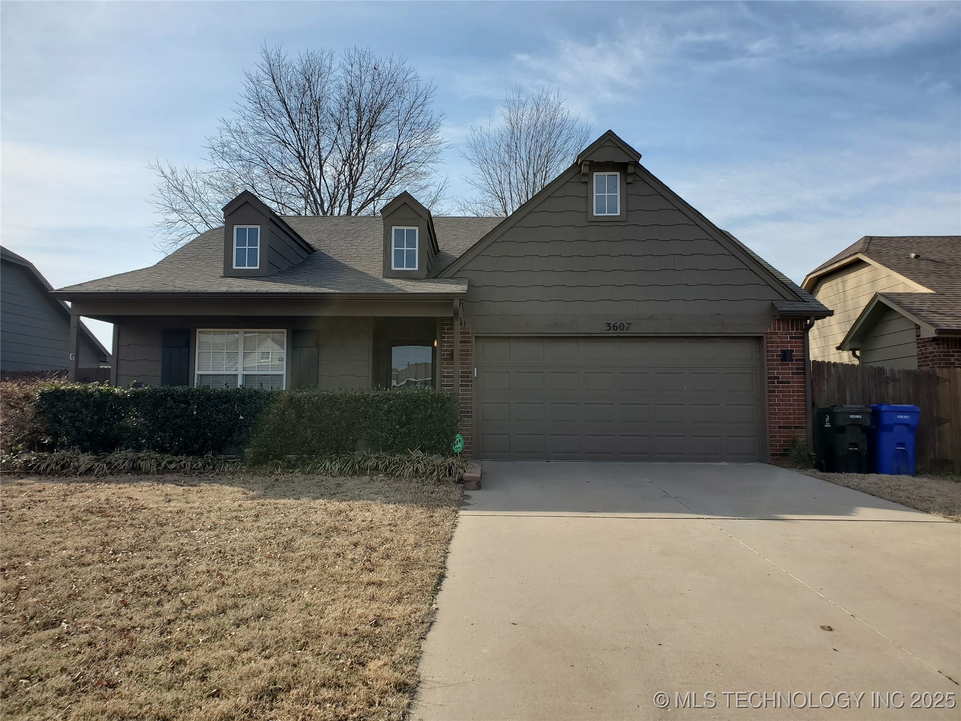 3607 E Berkeley Street Property Photo 1