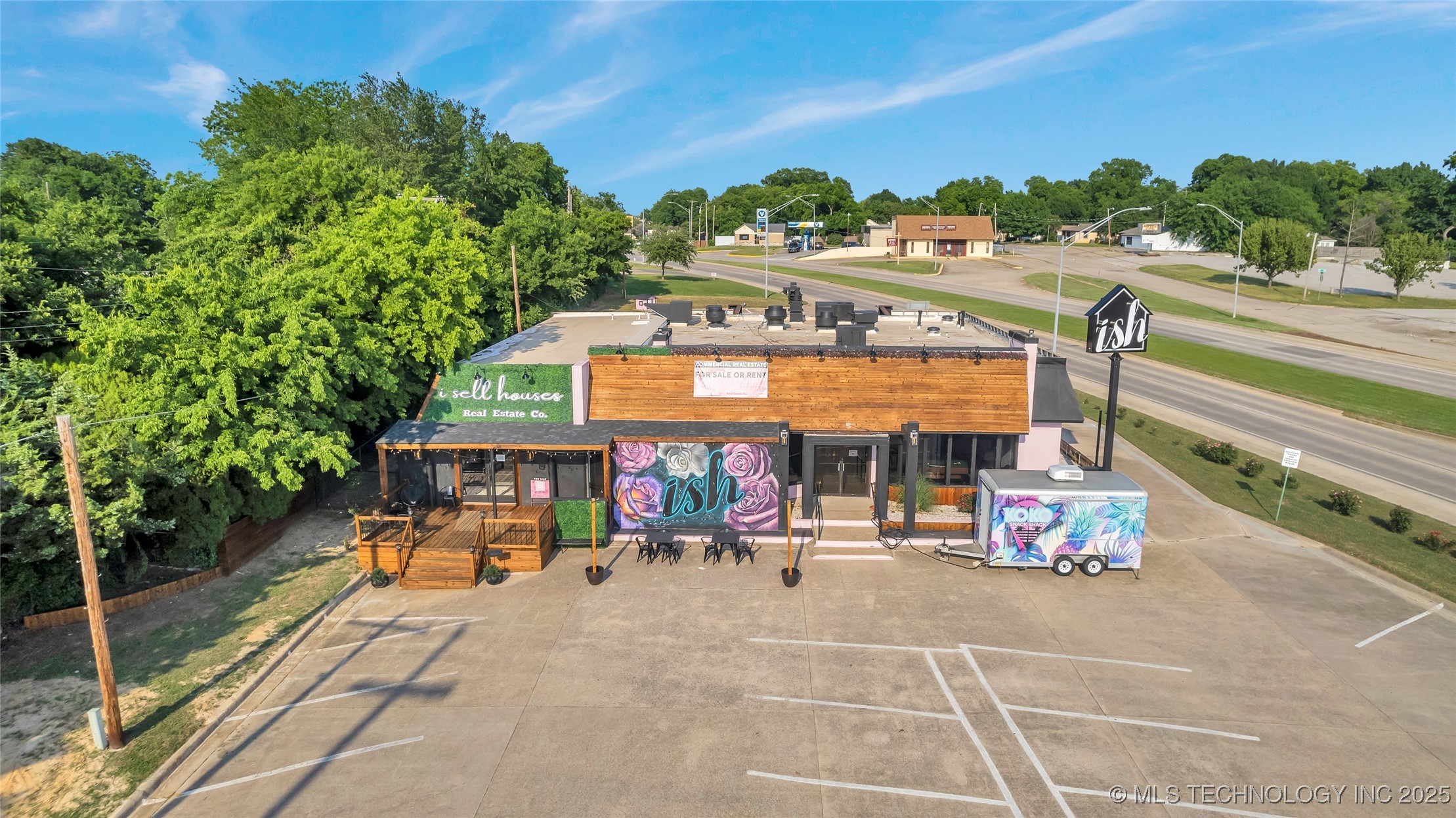 1715 W Broadway Property Photo