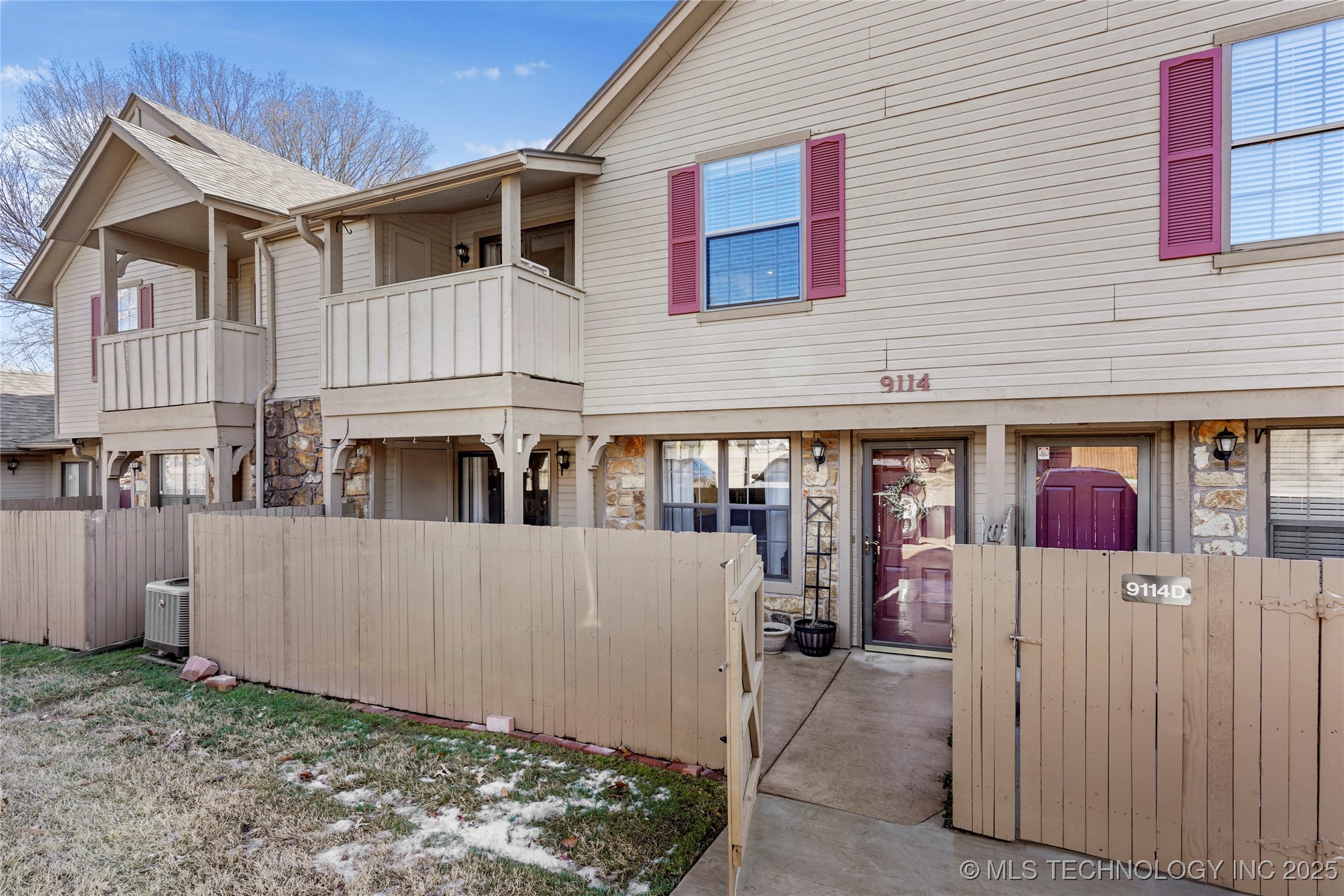 9114 S Urbana Avenue 9c Property Photo