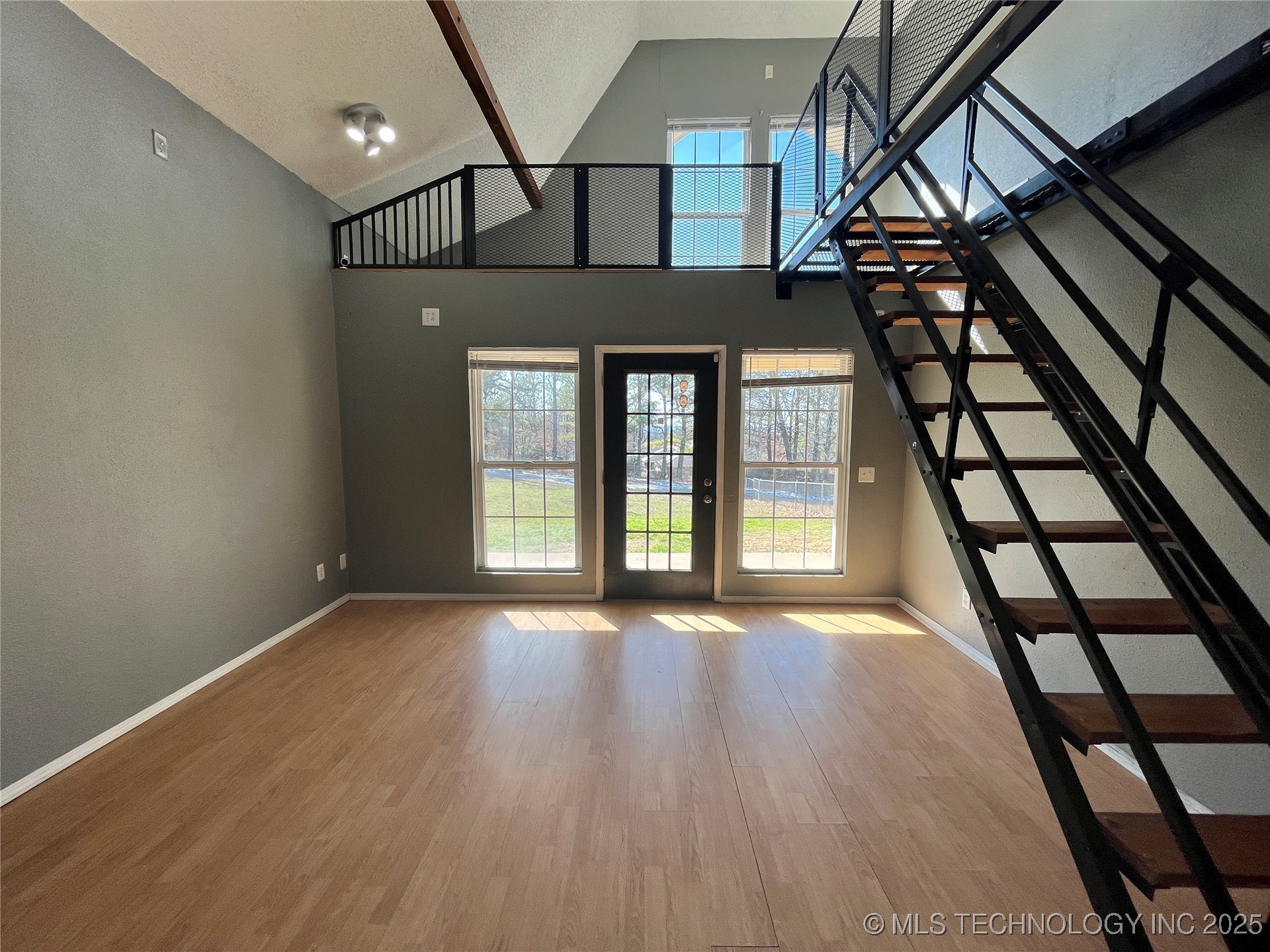 21148 S Forrest Drive Property Photo 4