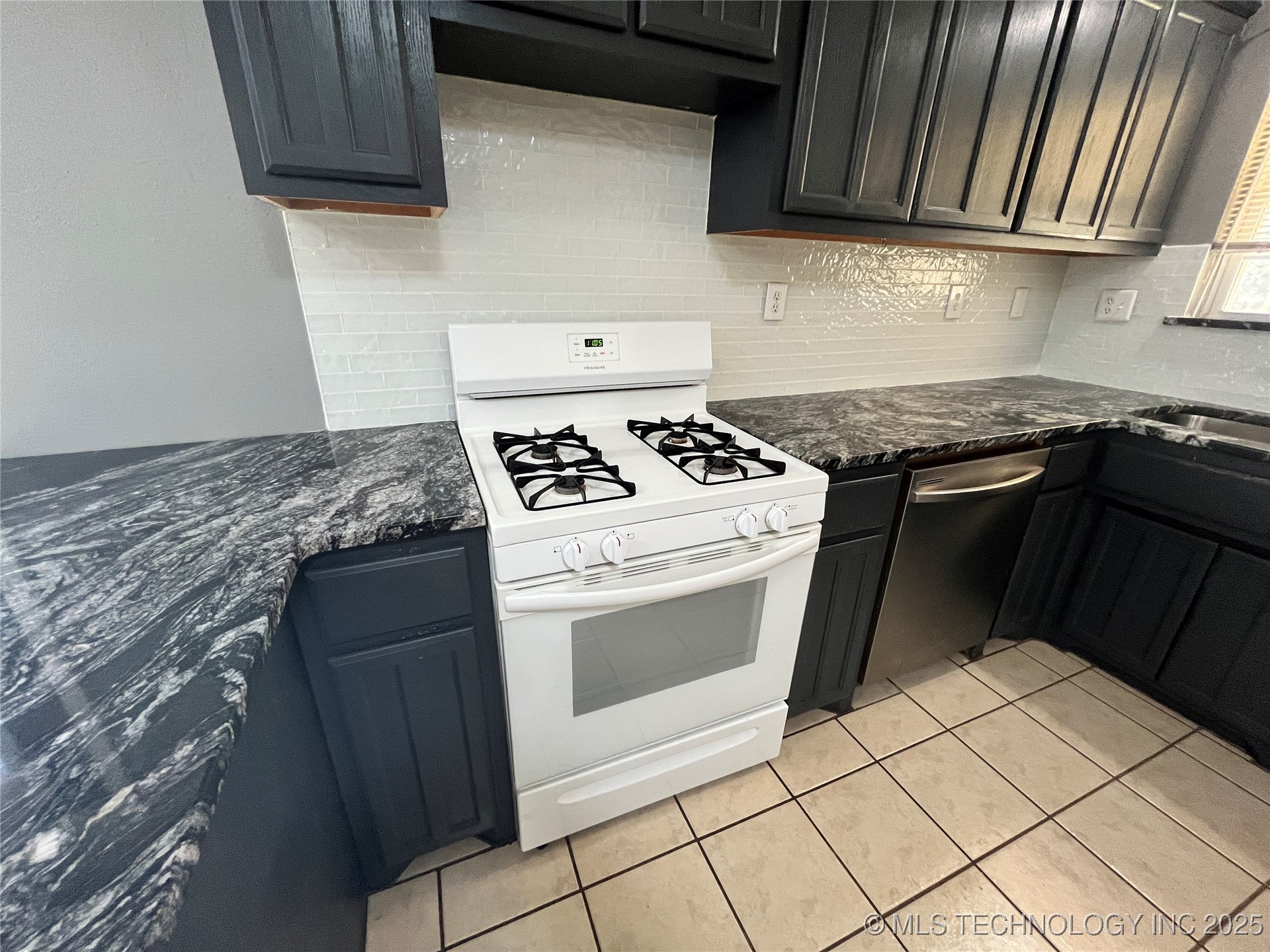21148 S Forrest Drive Property Photo 10