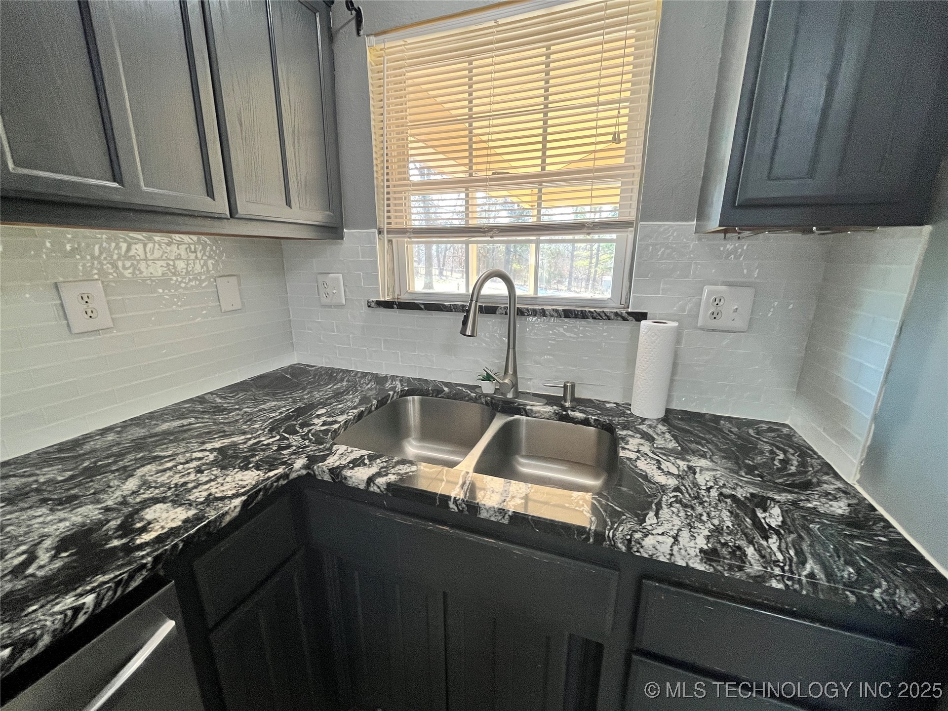 21148 S Forrest Drive Property Photo 11