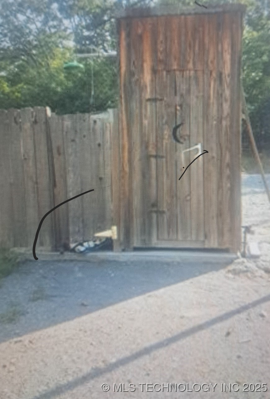 909 Buds Point Road Property Photo 8