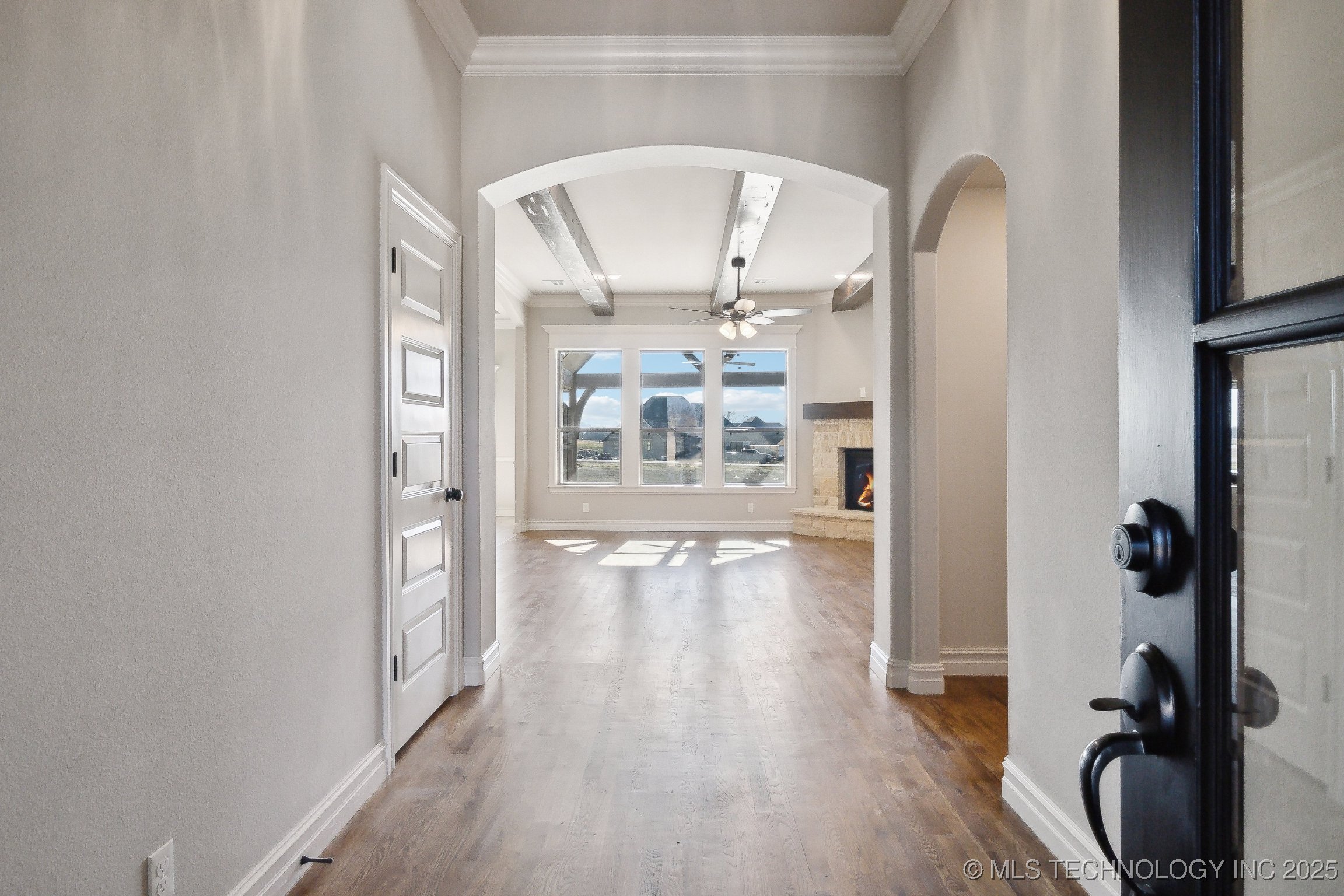 5214 E Norwood Street Property Photo 4